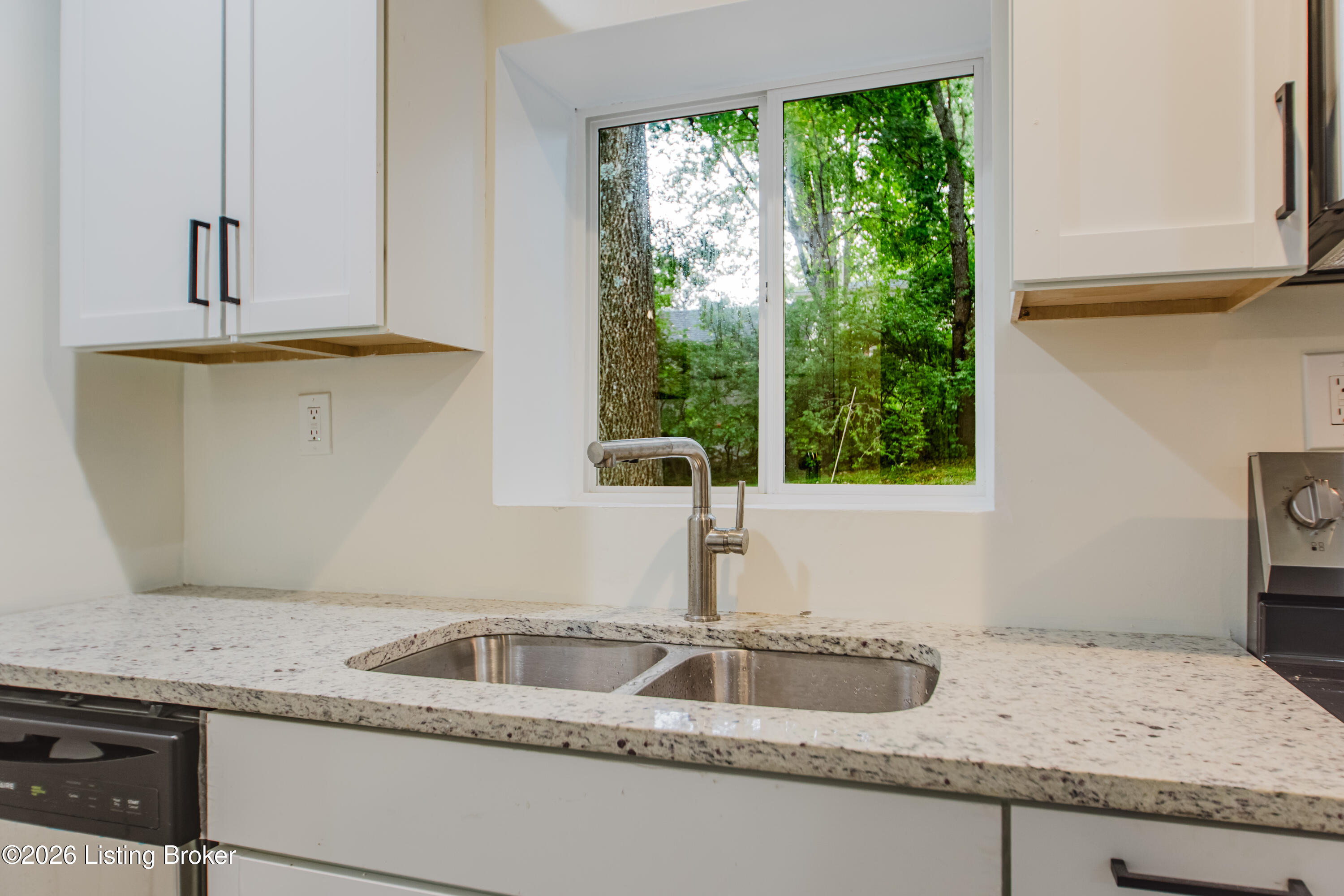 5319 New Cut Rd Property Photo 11