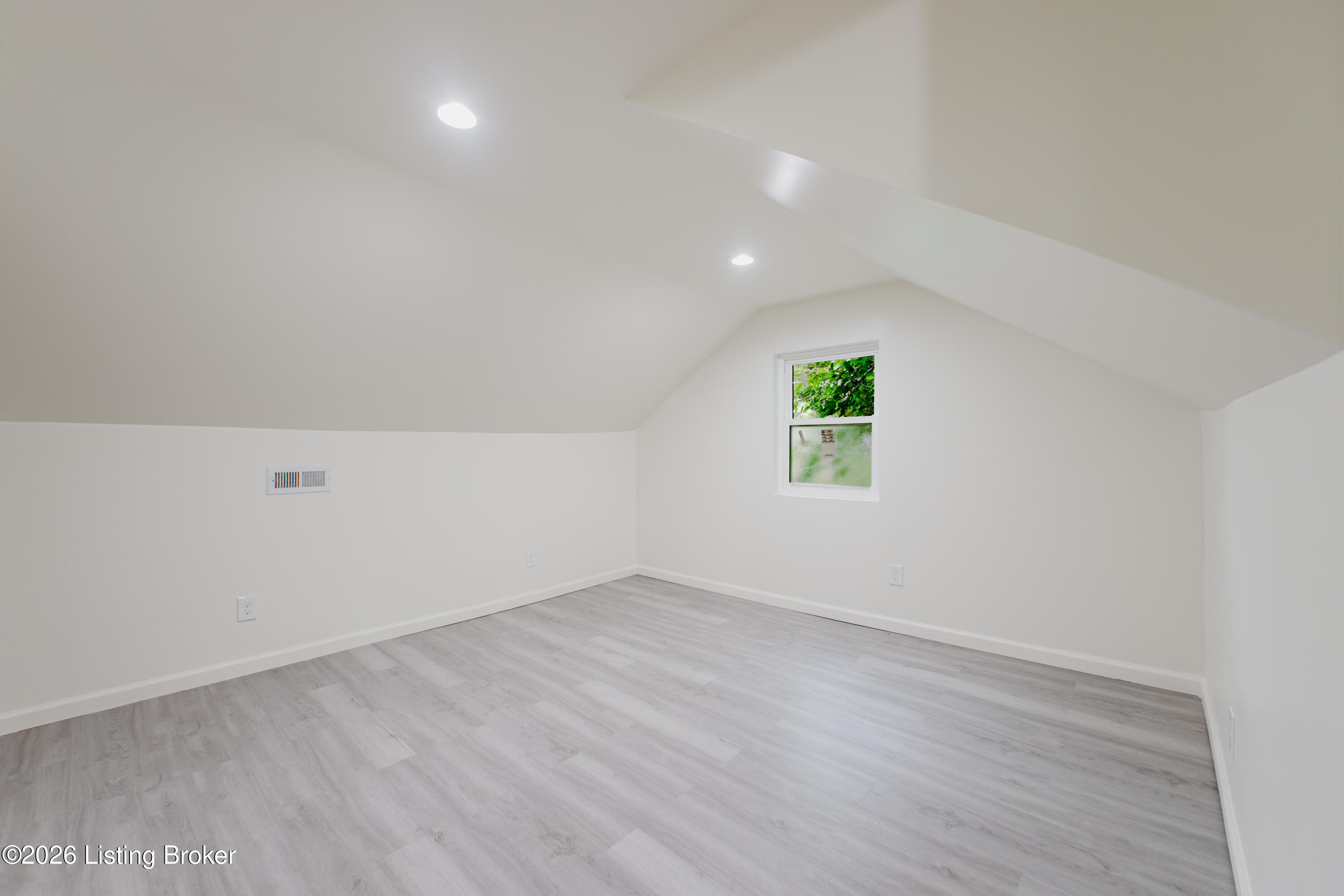 5319 New Cut Rd Property Photo 20