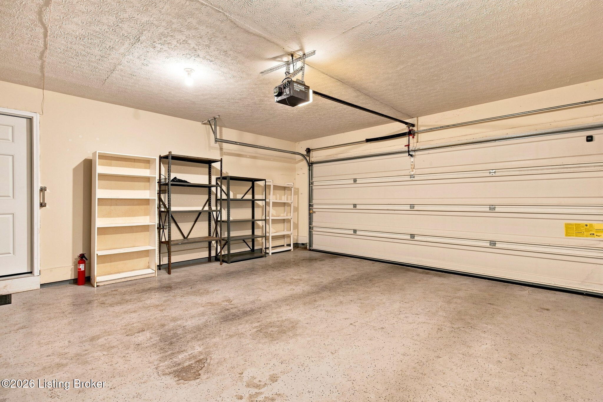 3919 Village Green Dr Property Photo 35