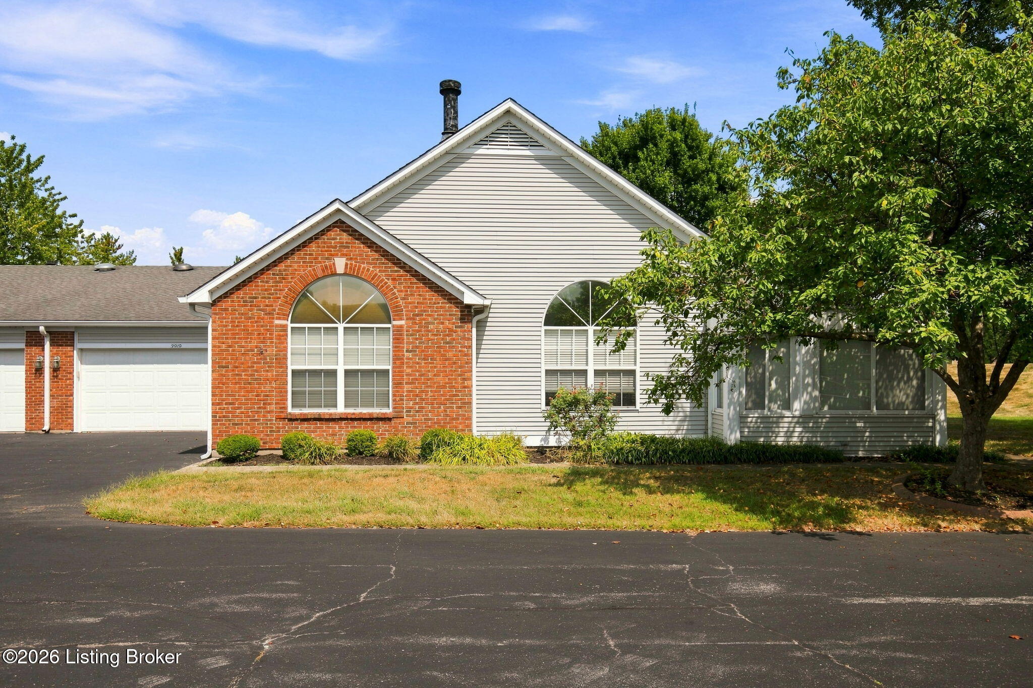3919 Village Green Dr Property Photo 36