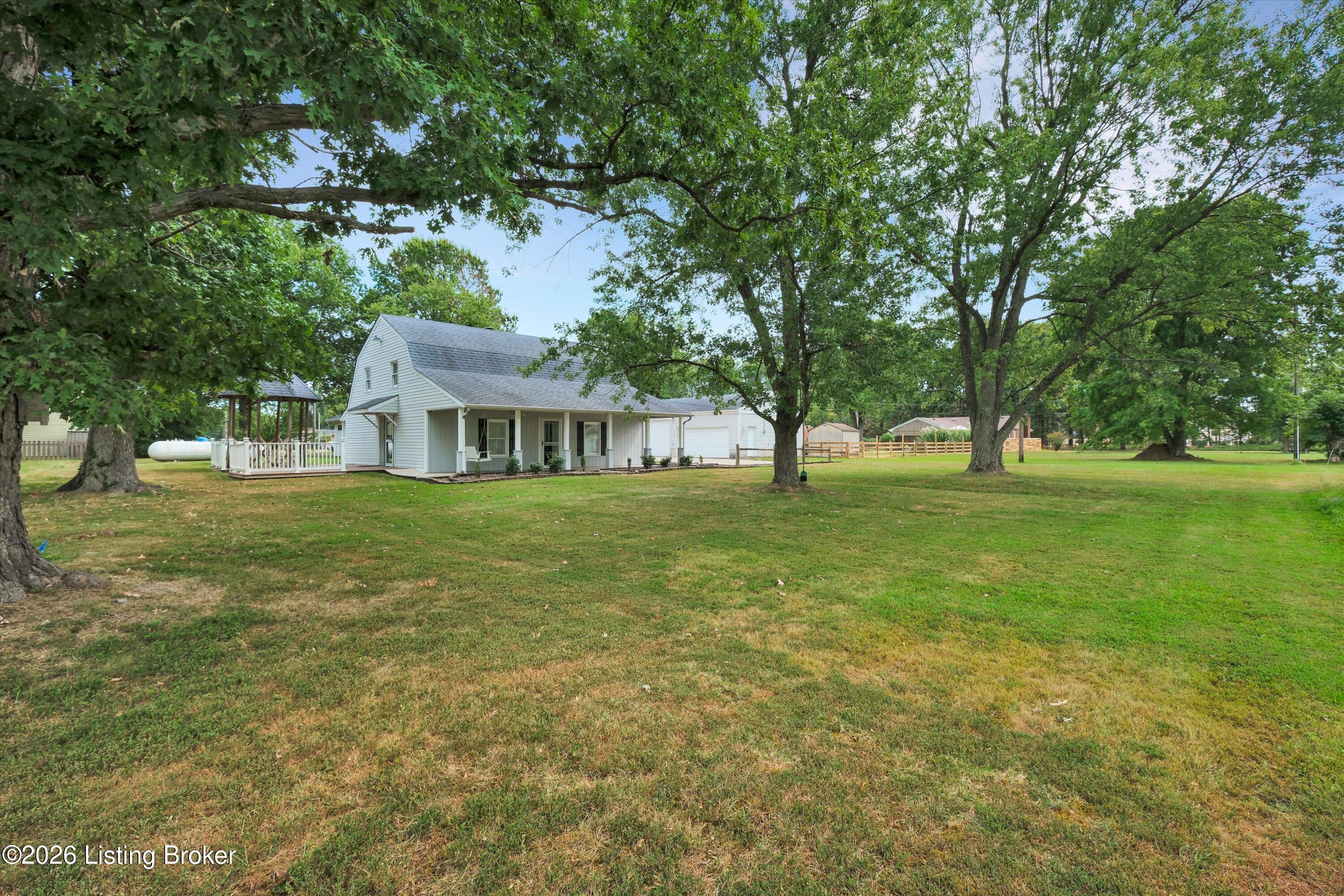 8201 Damascus Rd Property Photo 4
