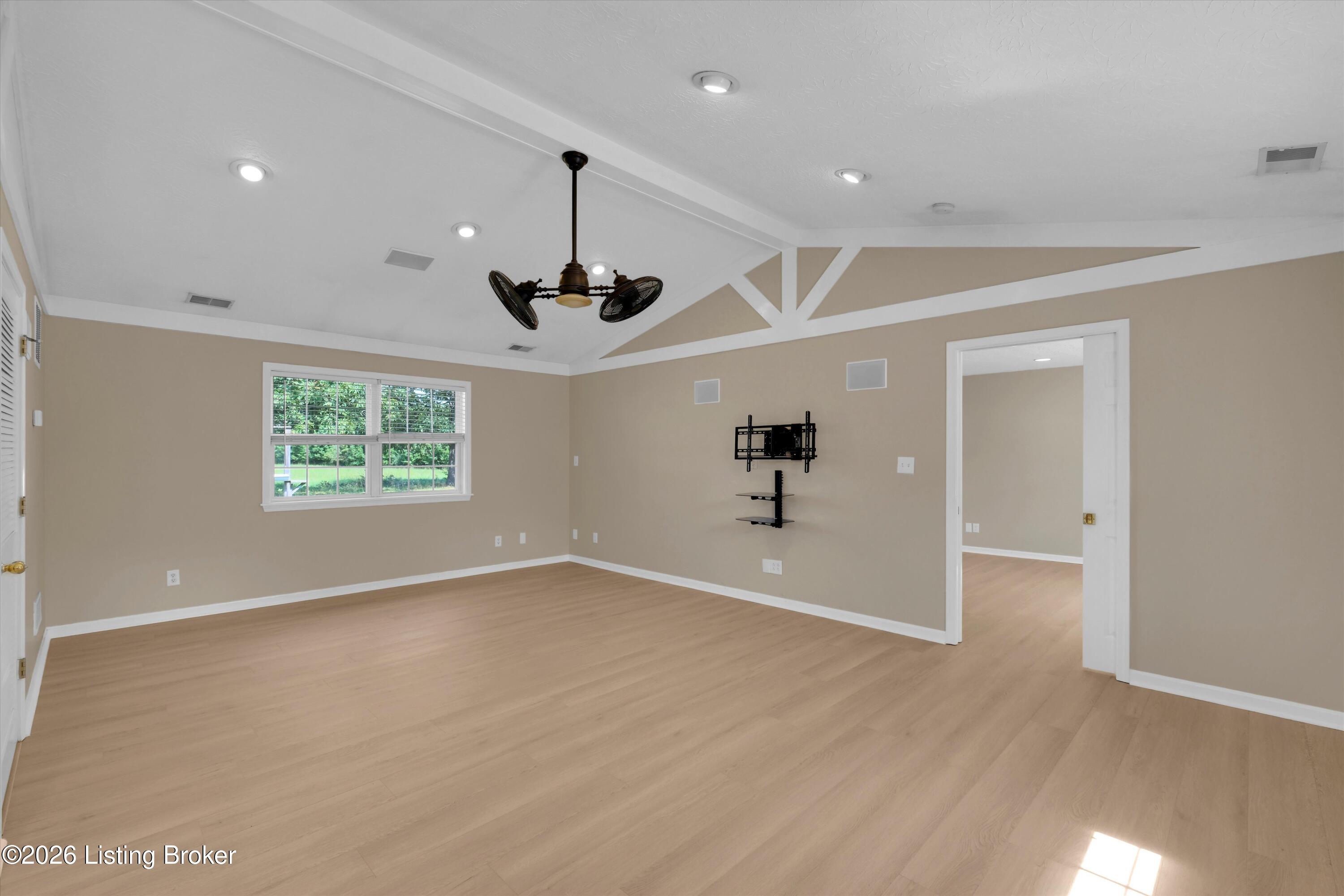 8201 Damascus Rd Property Photo 5