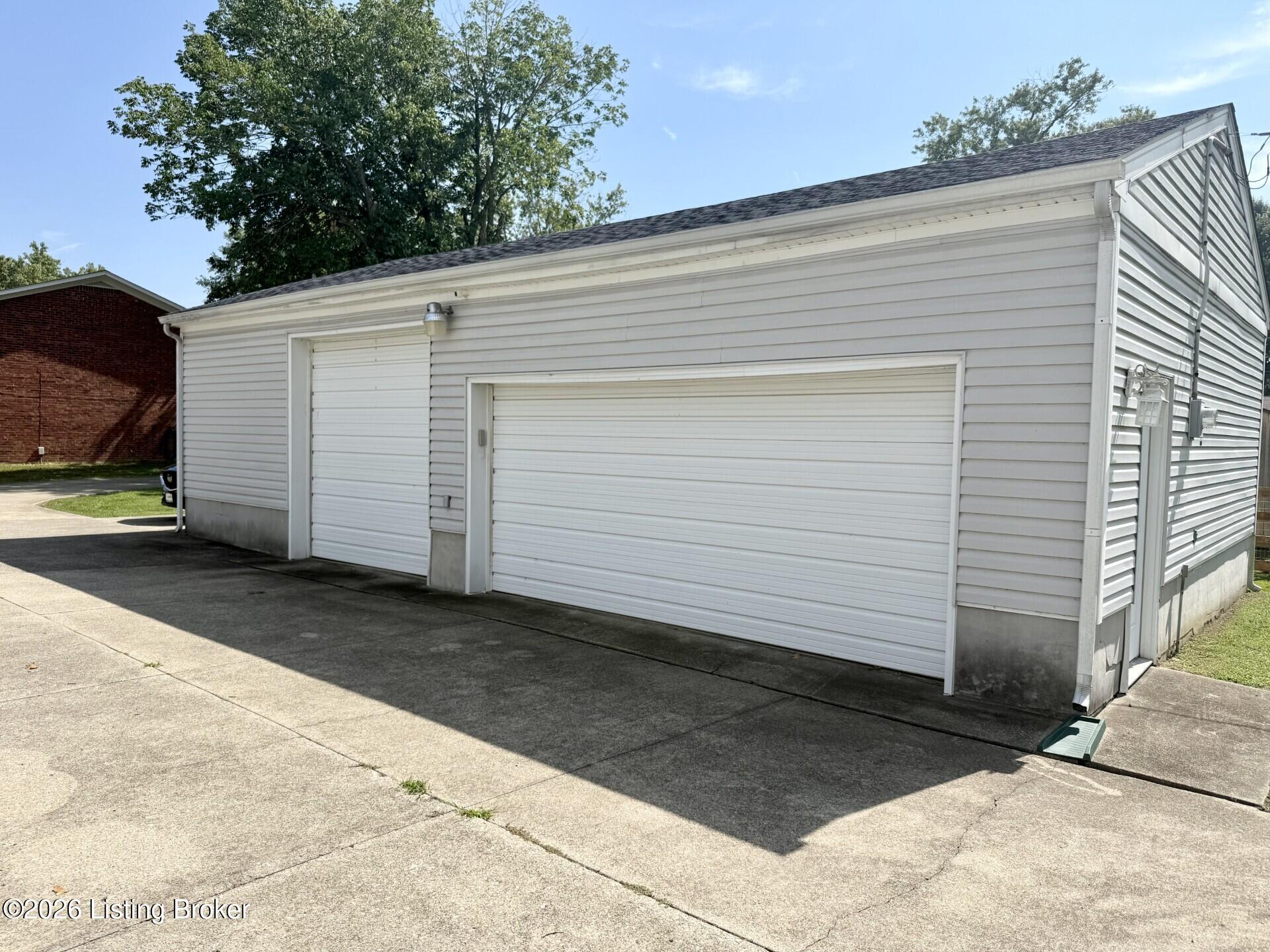 8201 Damascus Rd Property Photo 5