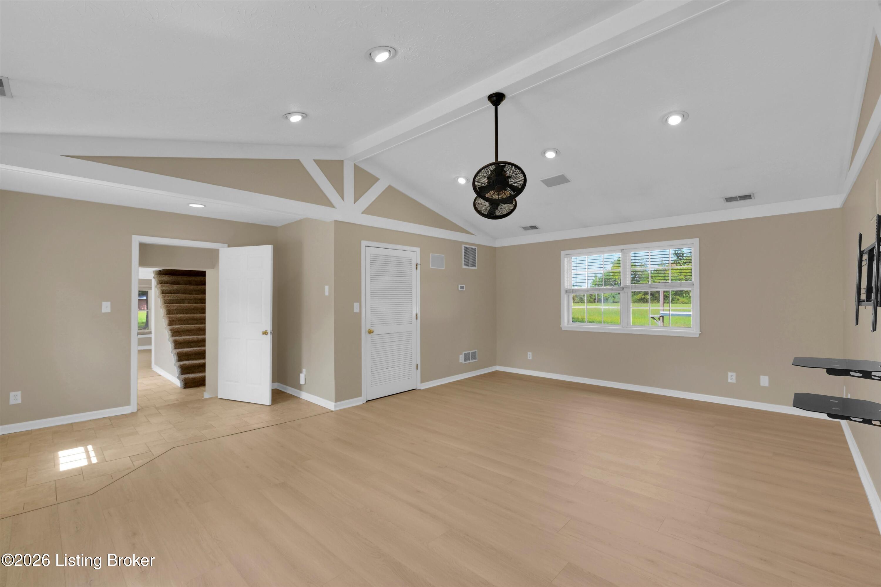 8201 Damascus Rd Property Photo 6