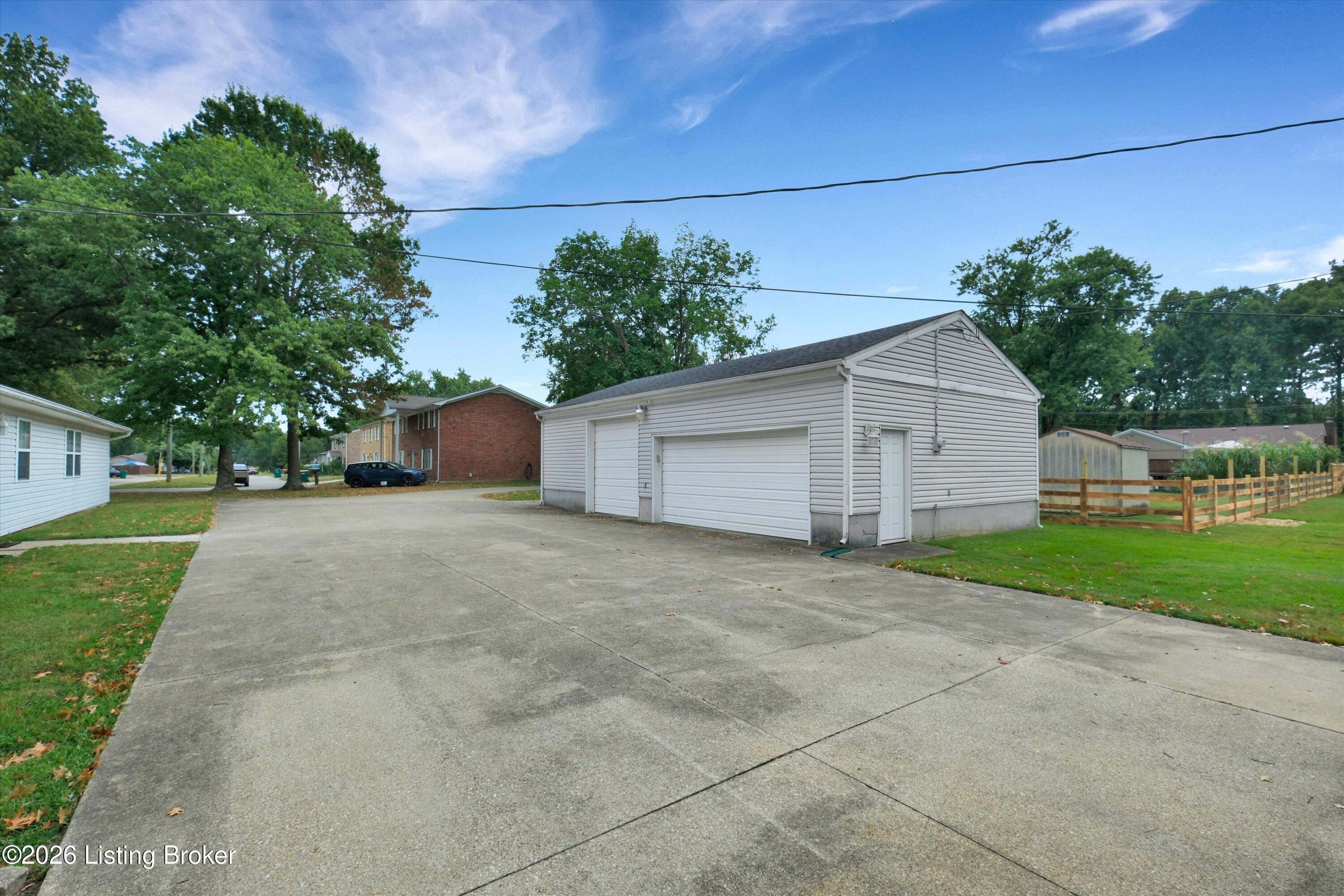 8201 Damascus Rd Property Photo 36