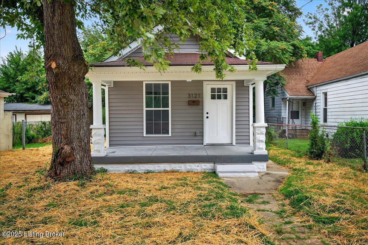 3121 W Magnolia Ave Property Photo 2