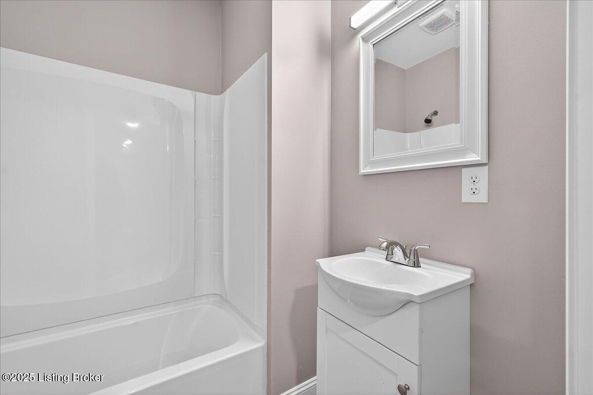 3121 W Magnolia Ave Property Photo 17
