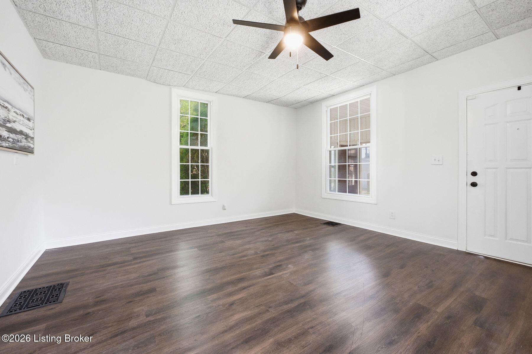 1126 Myrtle Ave Property Photo 3