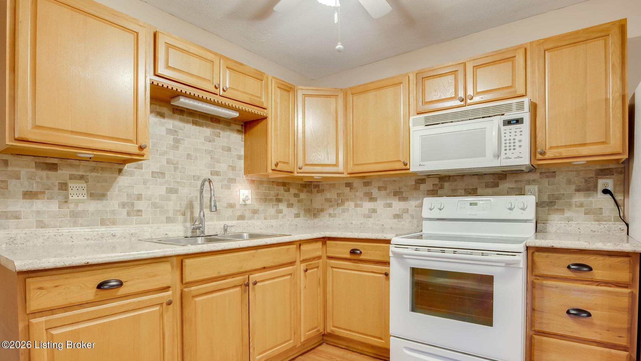 304 Patriot Ct Property Photo 6