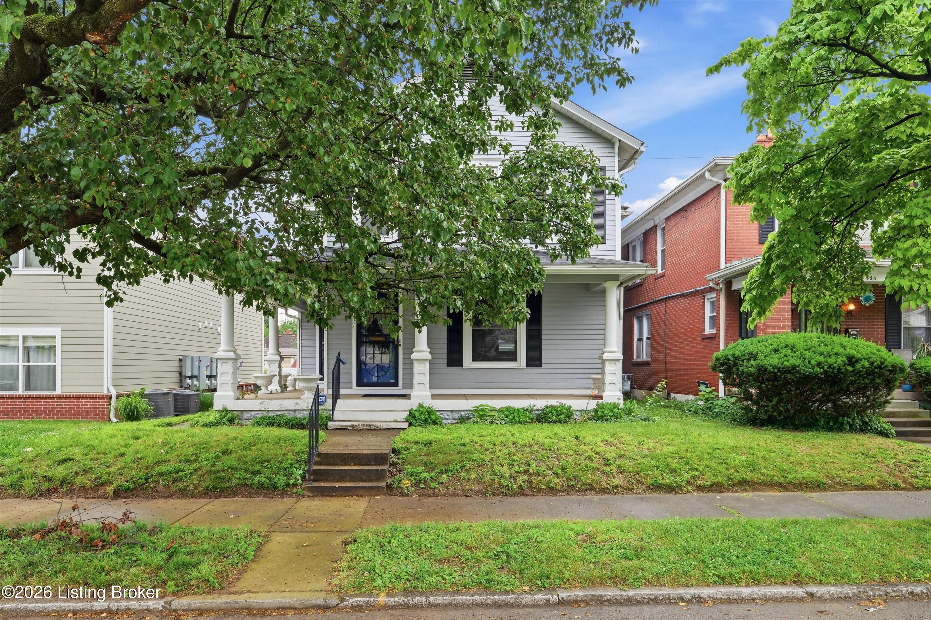 526 Atwood St Property Photo 3