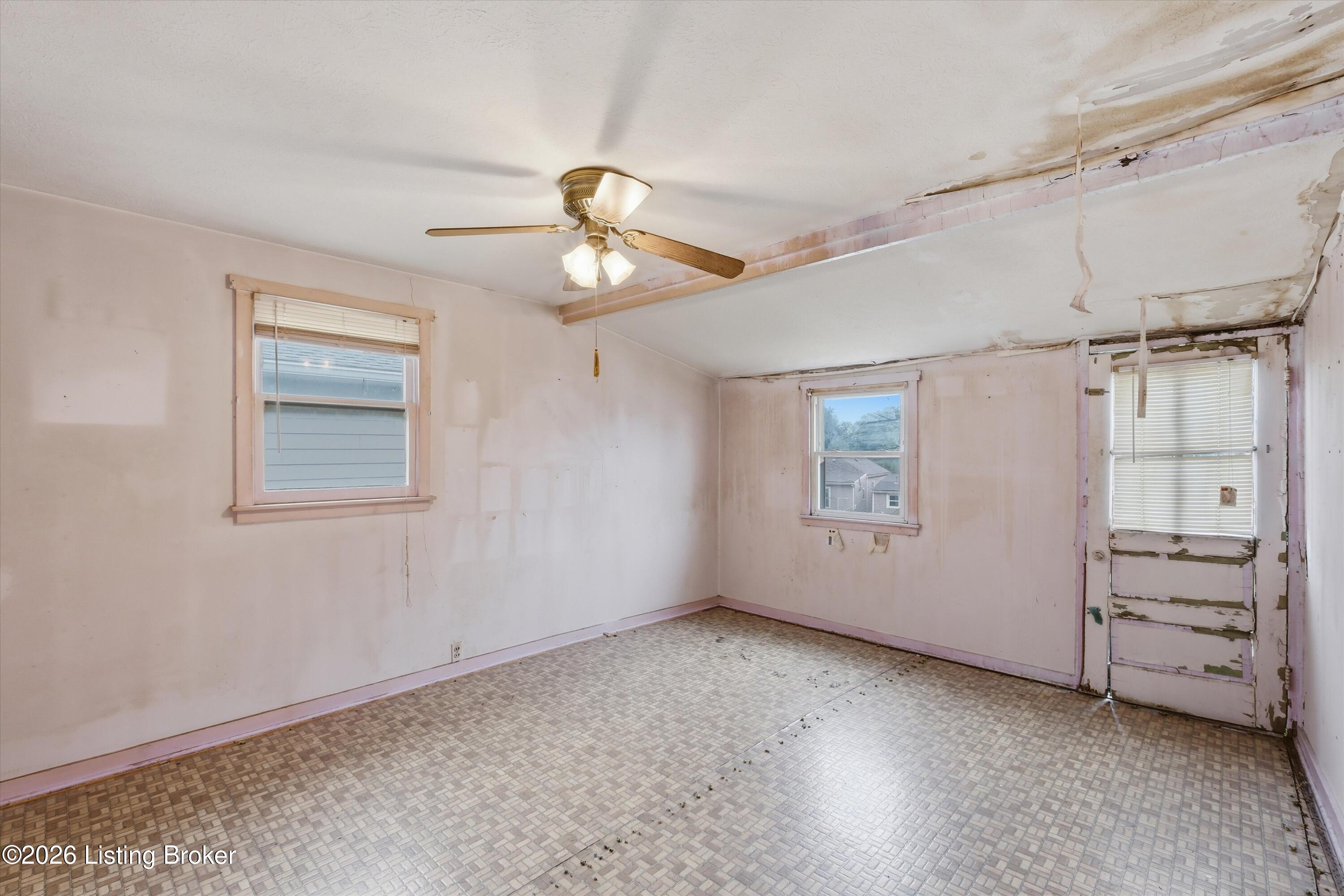 526 Atwood St Property Photo 31