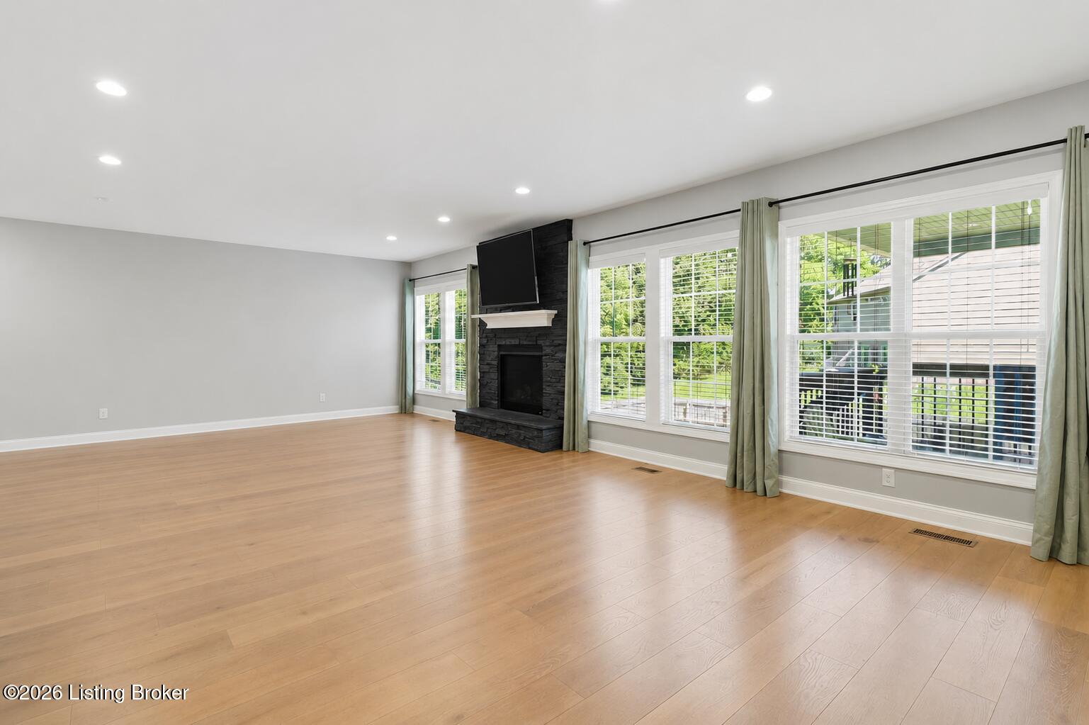 2011 Carabiner Way Property Photo 6