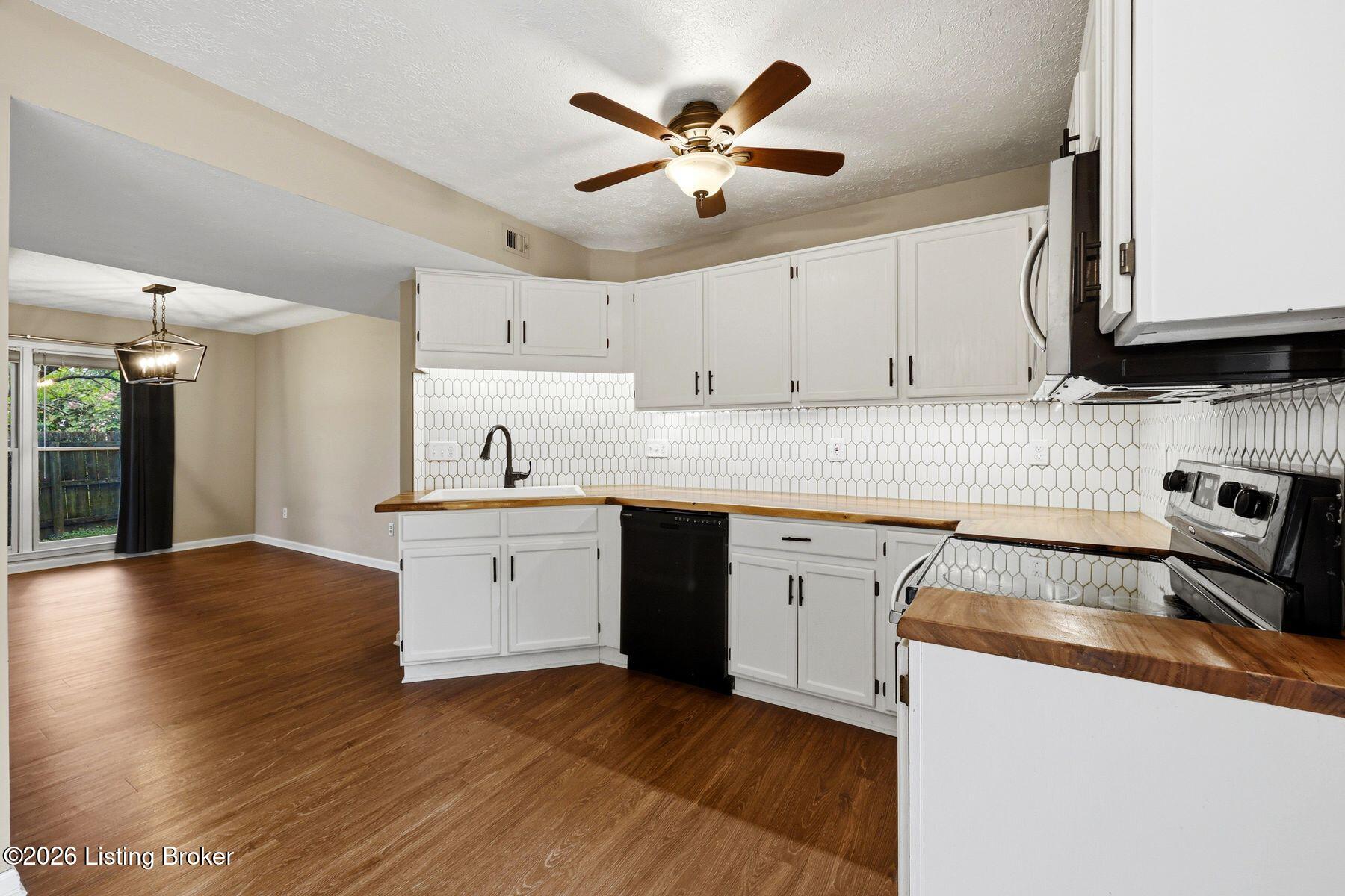3201 Dewdrop Ct Property Photo 13