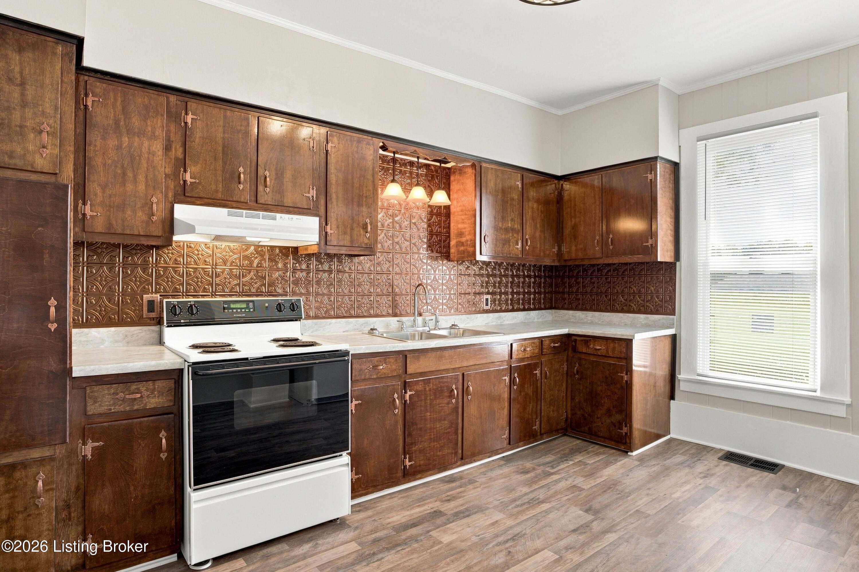 201 Van Buren Rd Property Photo 9
