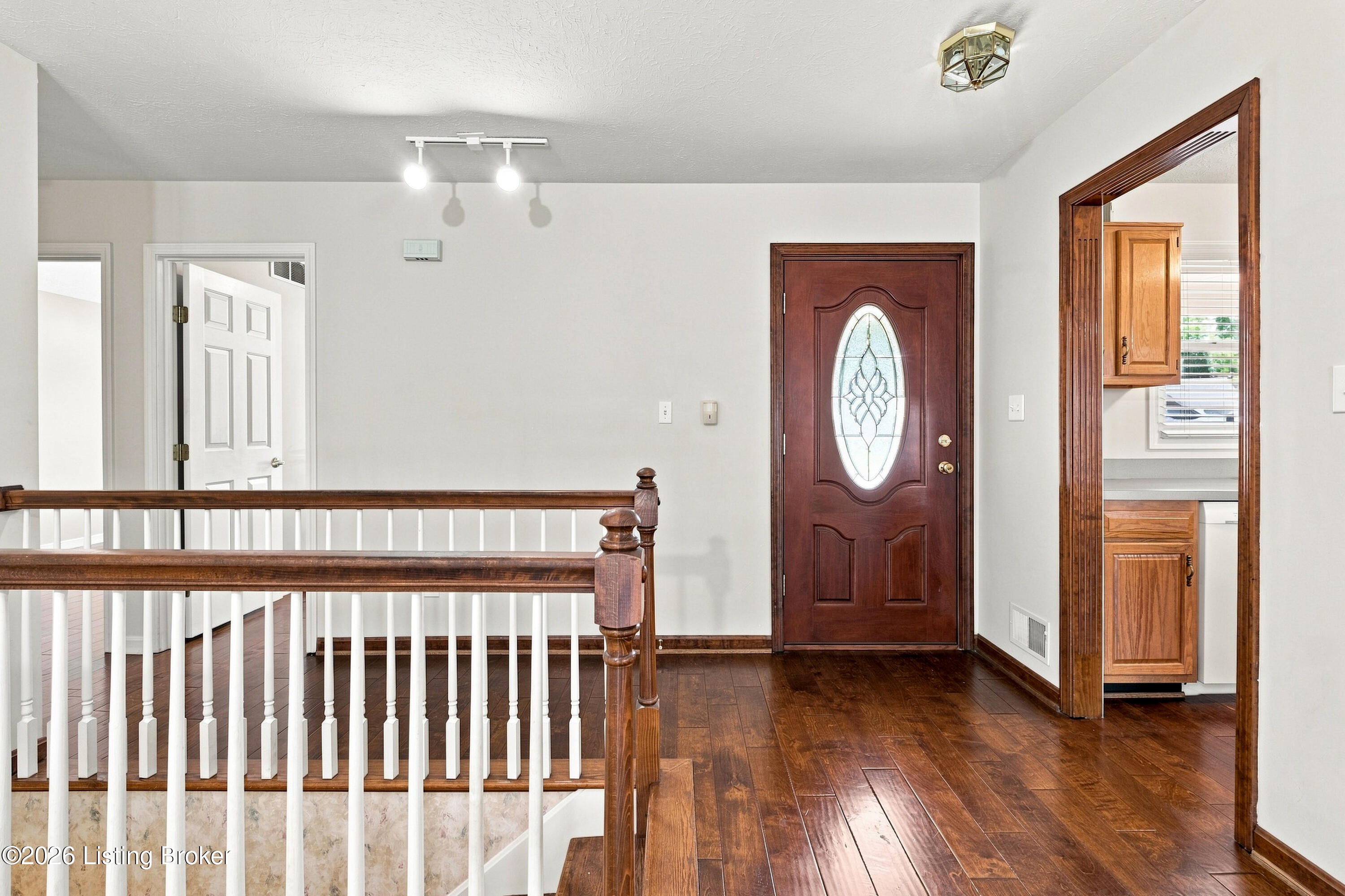 10102 Lanson Ct Property Photo 3
