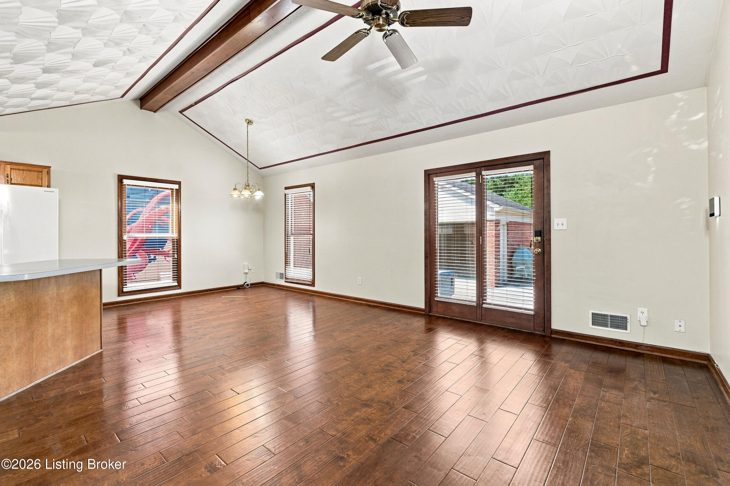 10102 Lanson Ct Property Photo 4