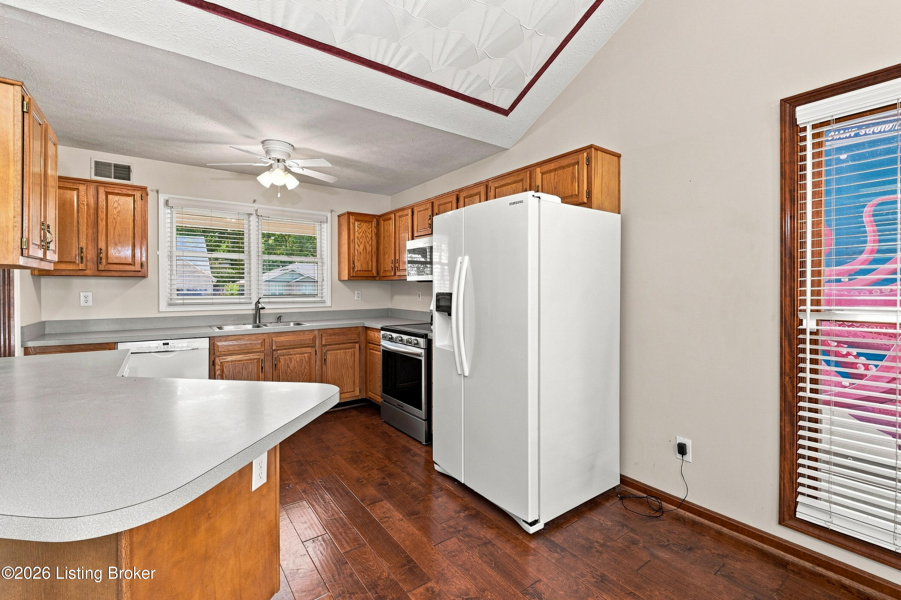 10102 Lanson Ct Property Photo 9