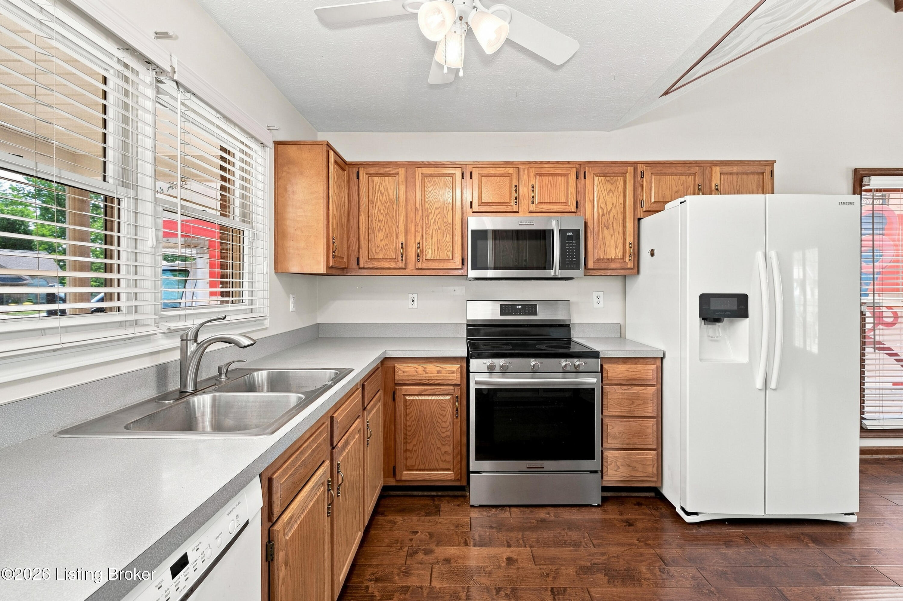 10102 Lanson Ct Property Photo 11