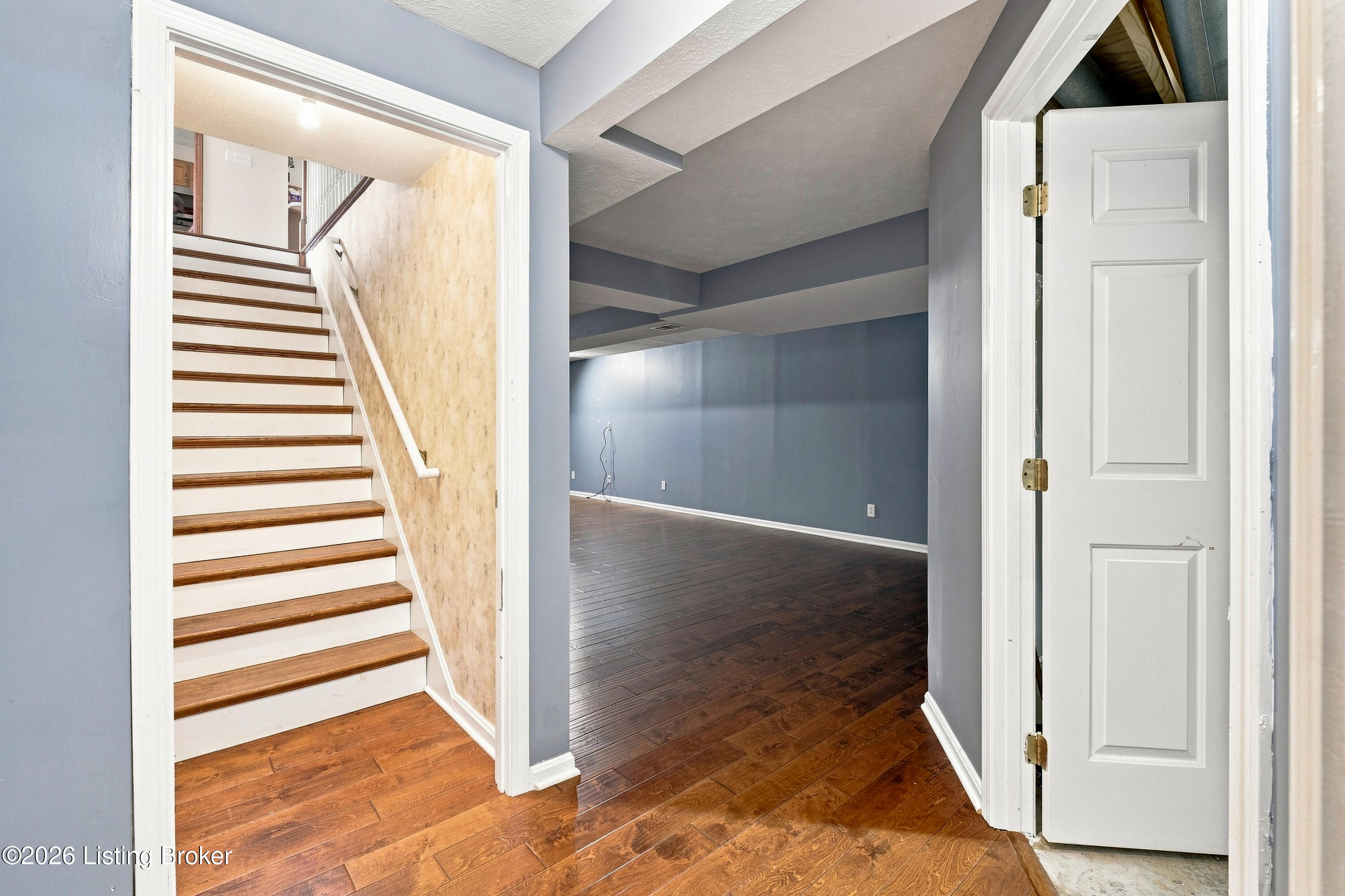 10102 Lanson Ct Property Photo 27