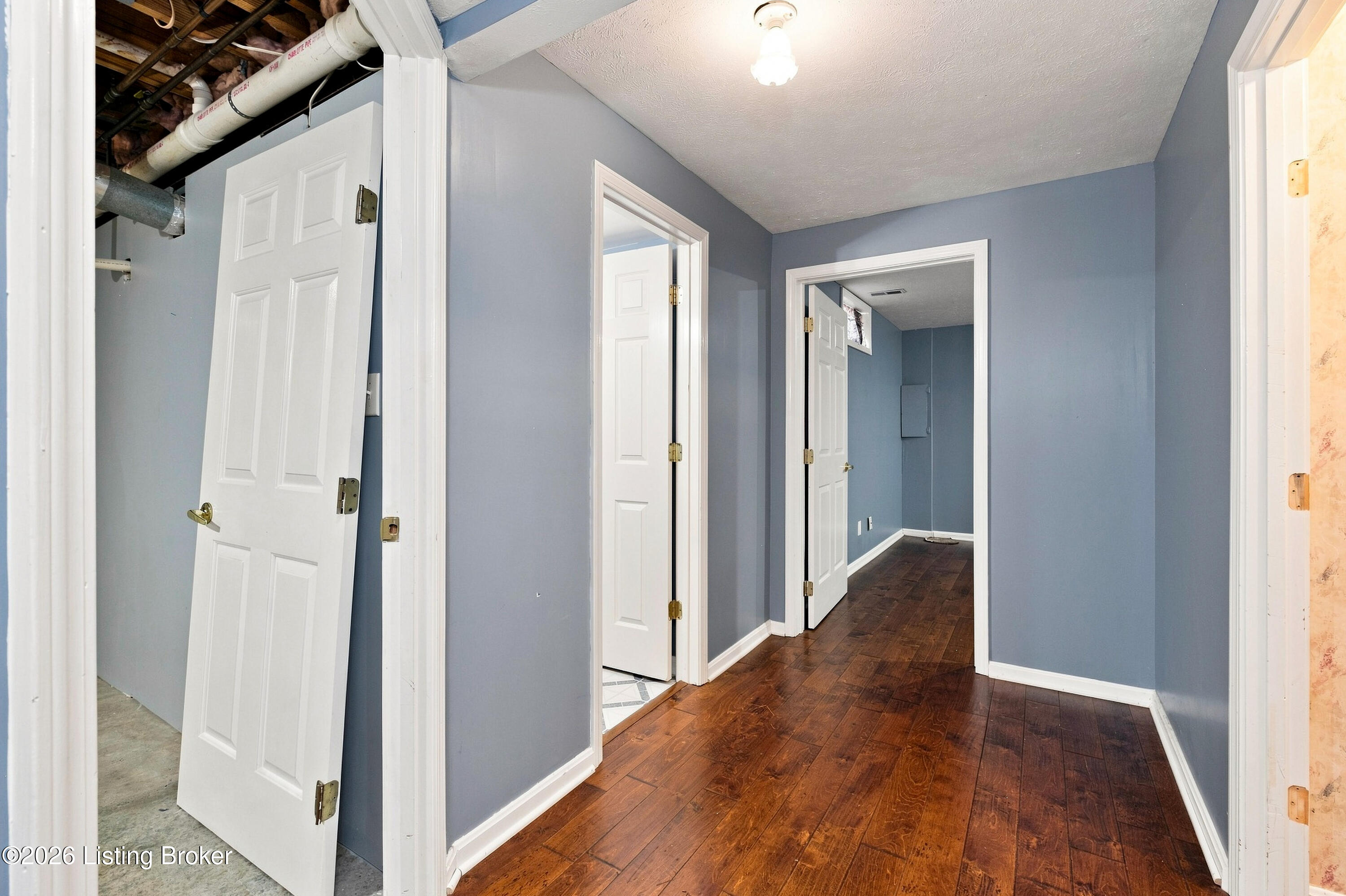 10102 Lanson Ct Property Photo 28