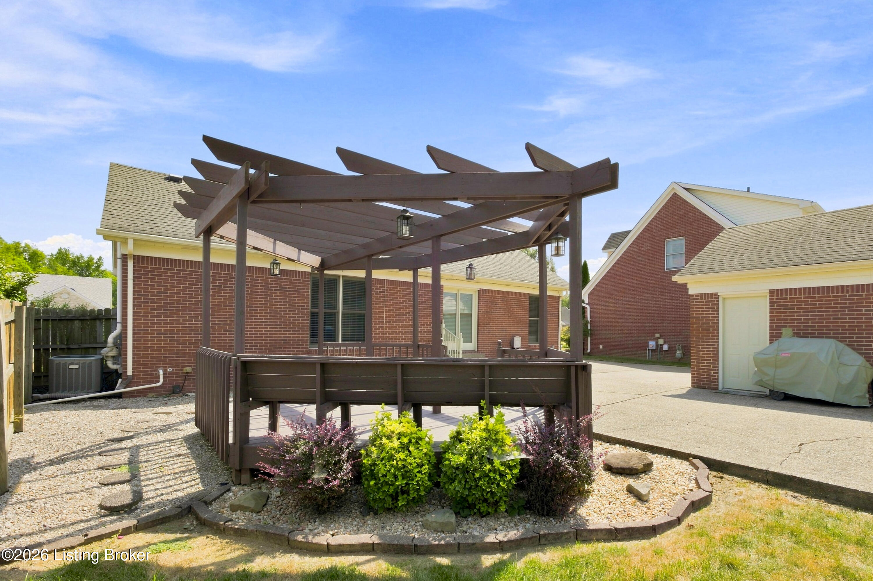 10102 Lanson Ct Property Photo 44