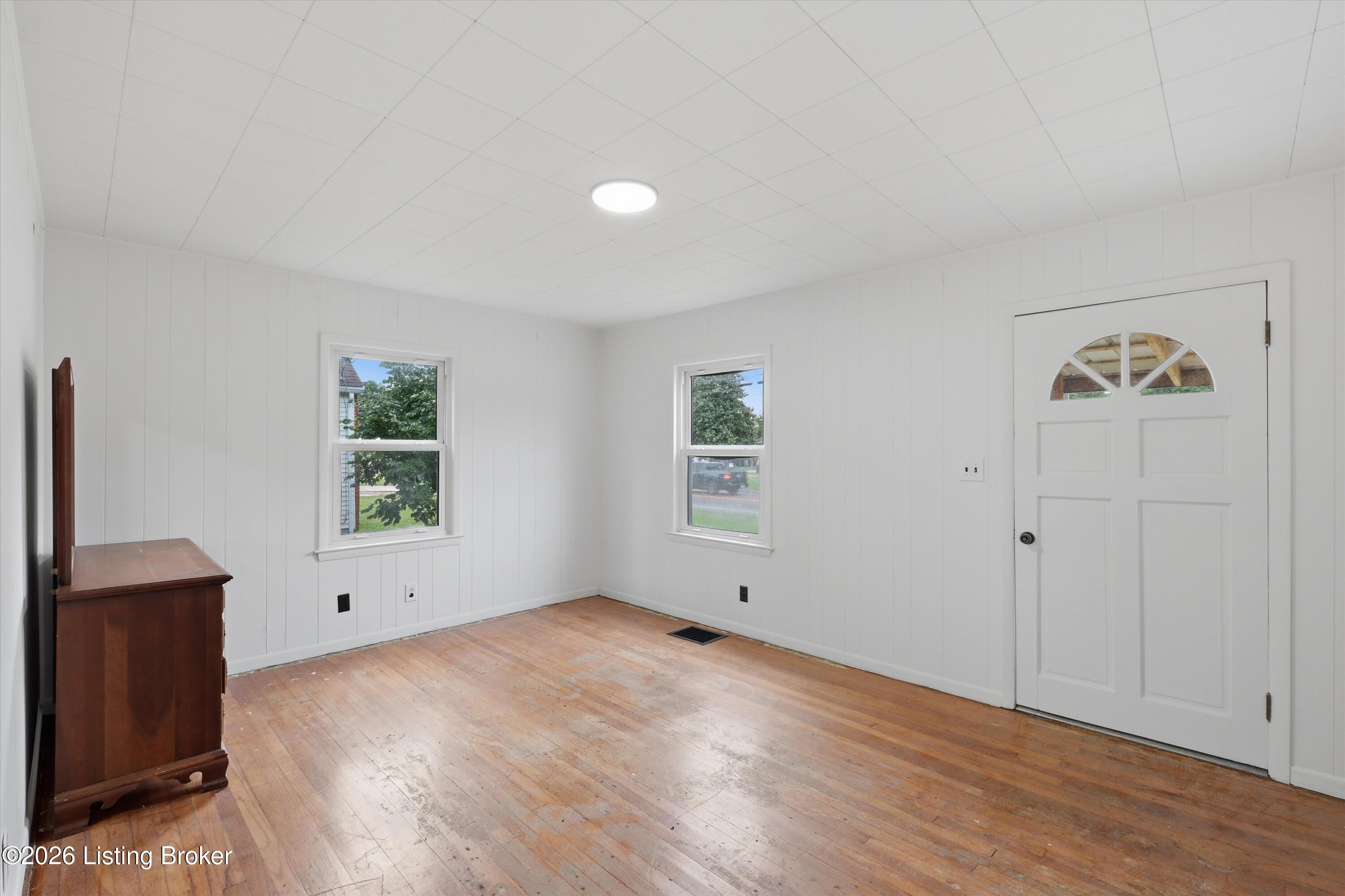 540 W Broadway St Property Photo 5
