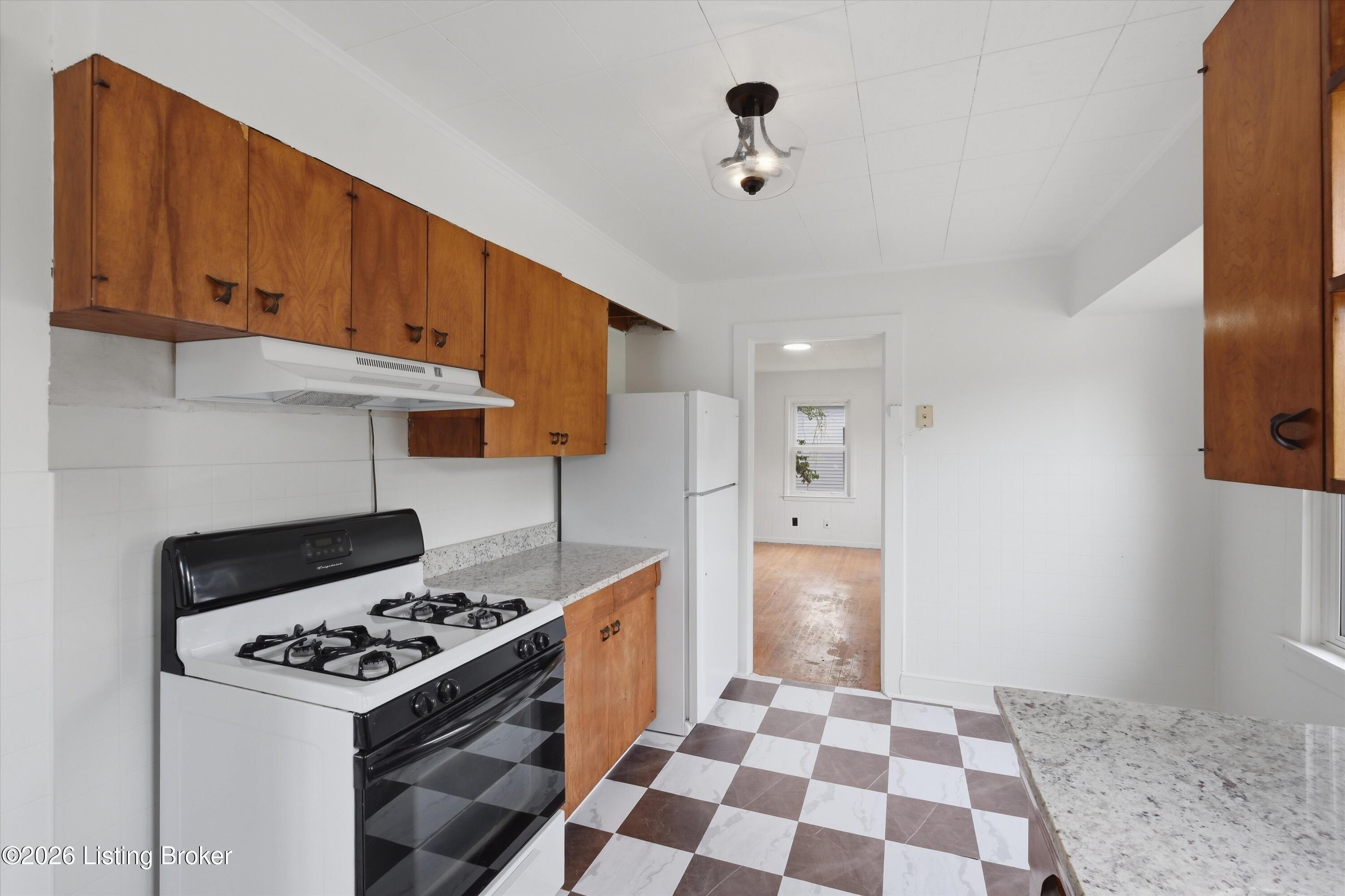 540 W Broadway St Property Photo 13