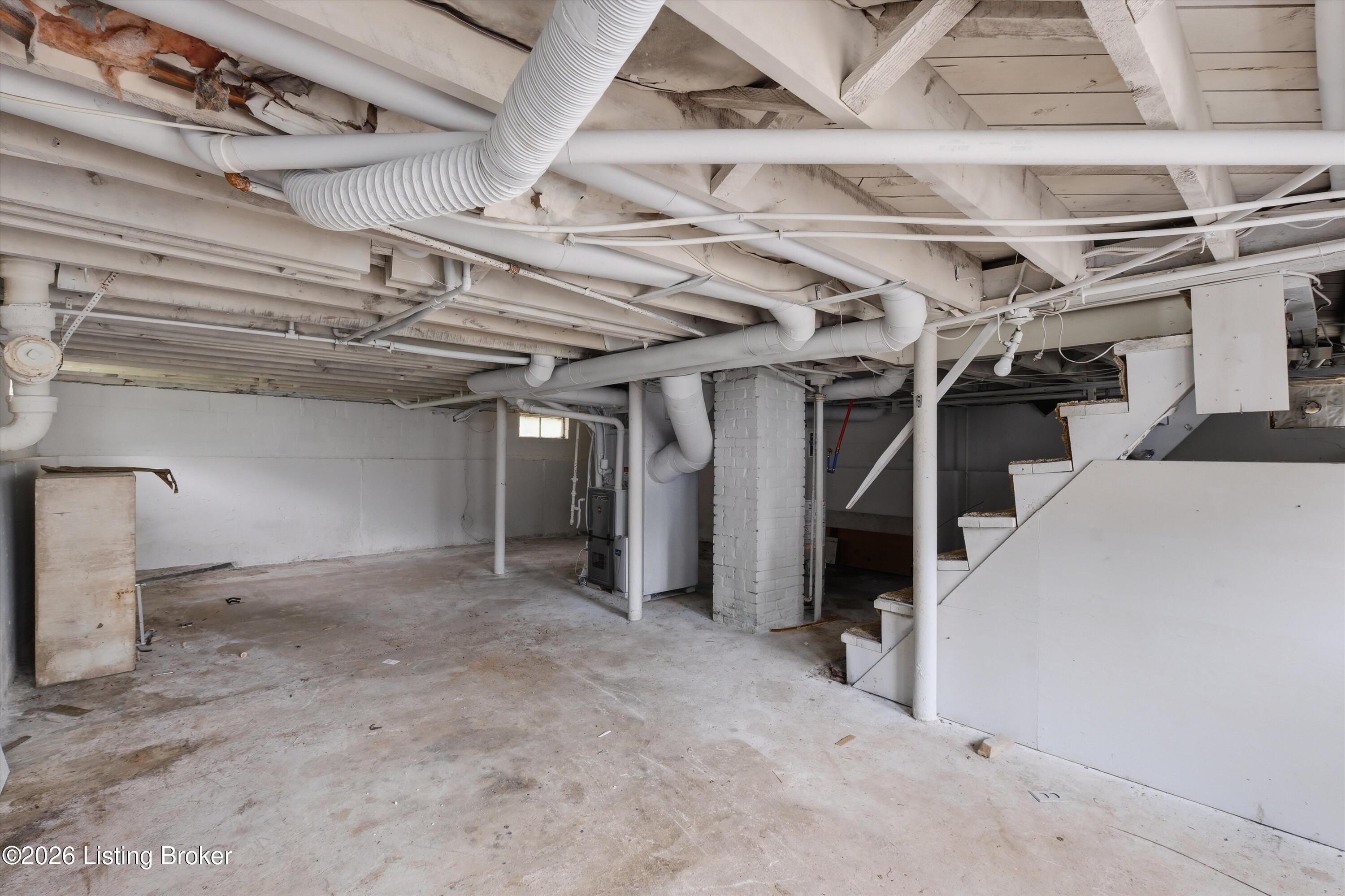 540 W Broadway St Property Photo 27