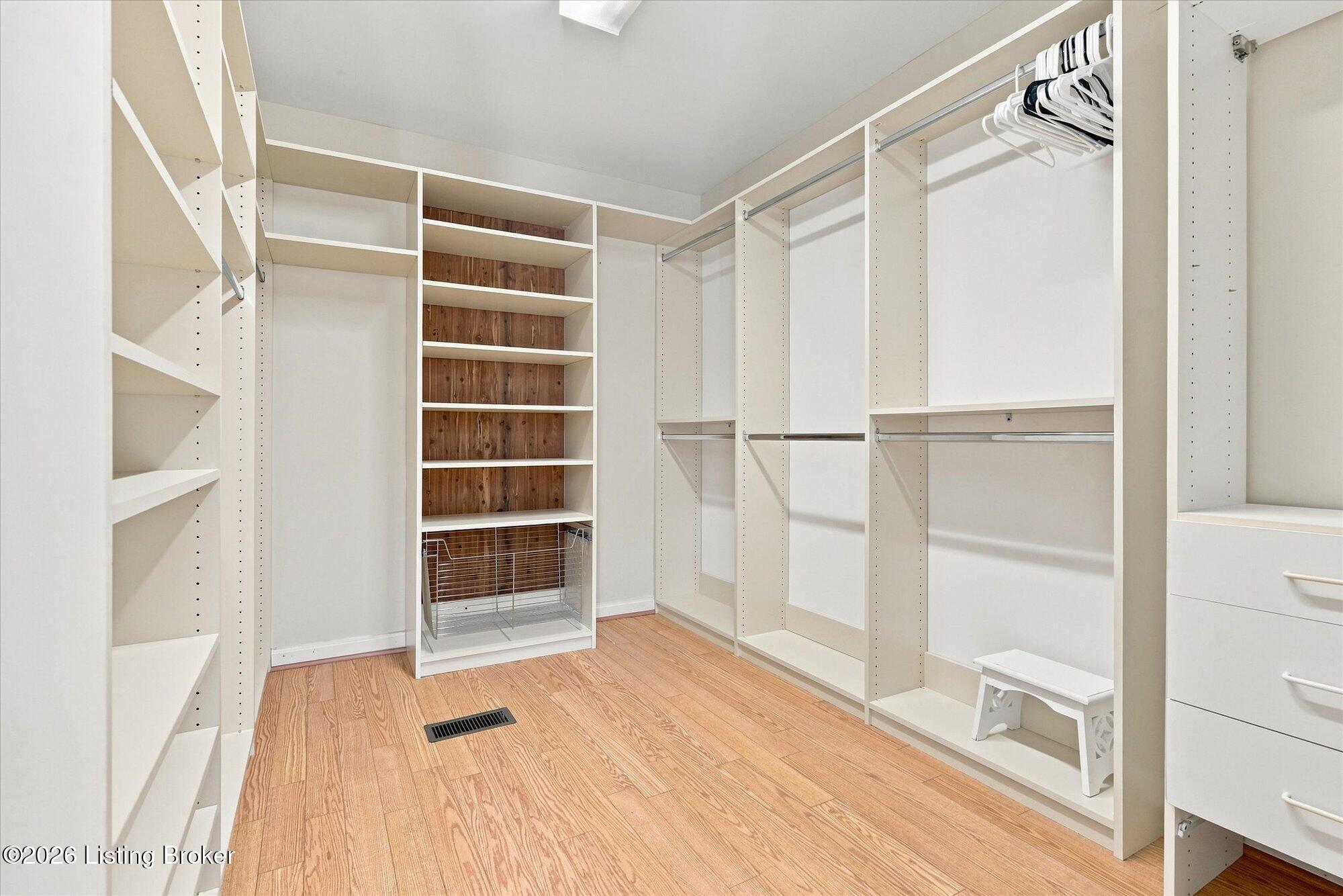 1710 Devondale Dr Property Photo 24