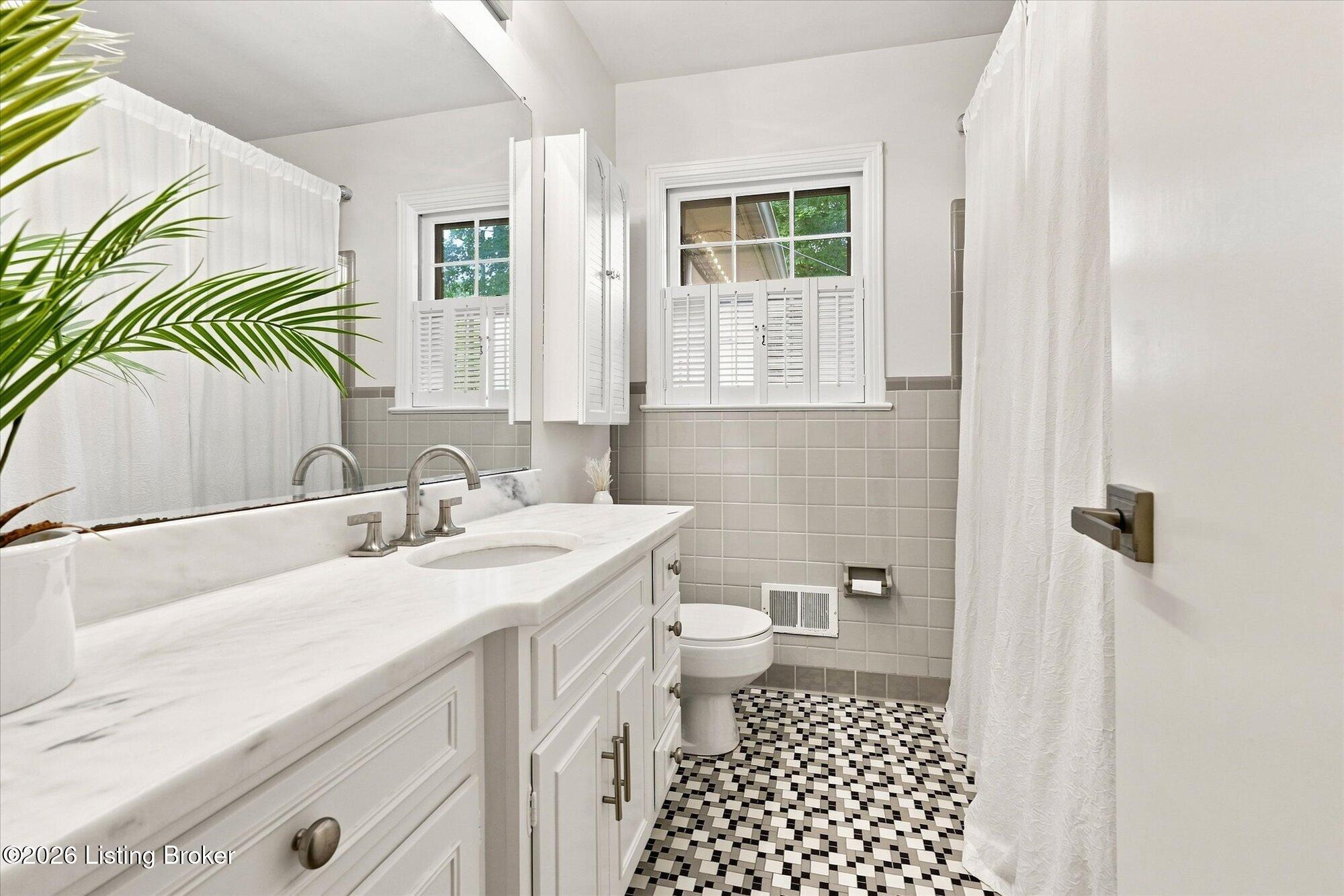 1710 Devondale Dr Property Photo 31