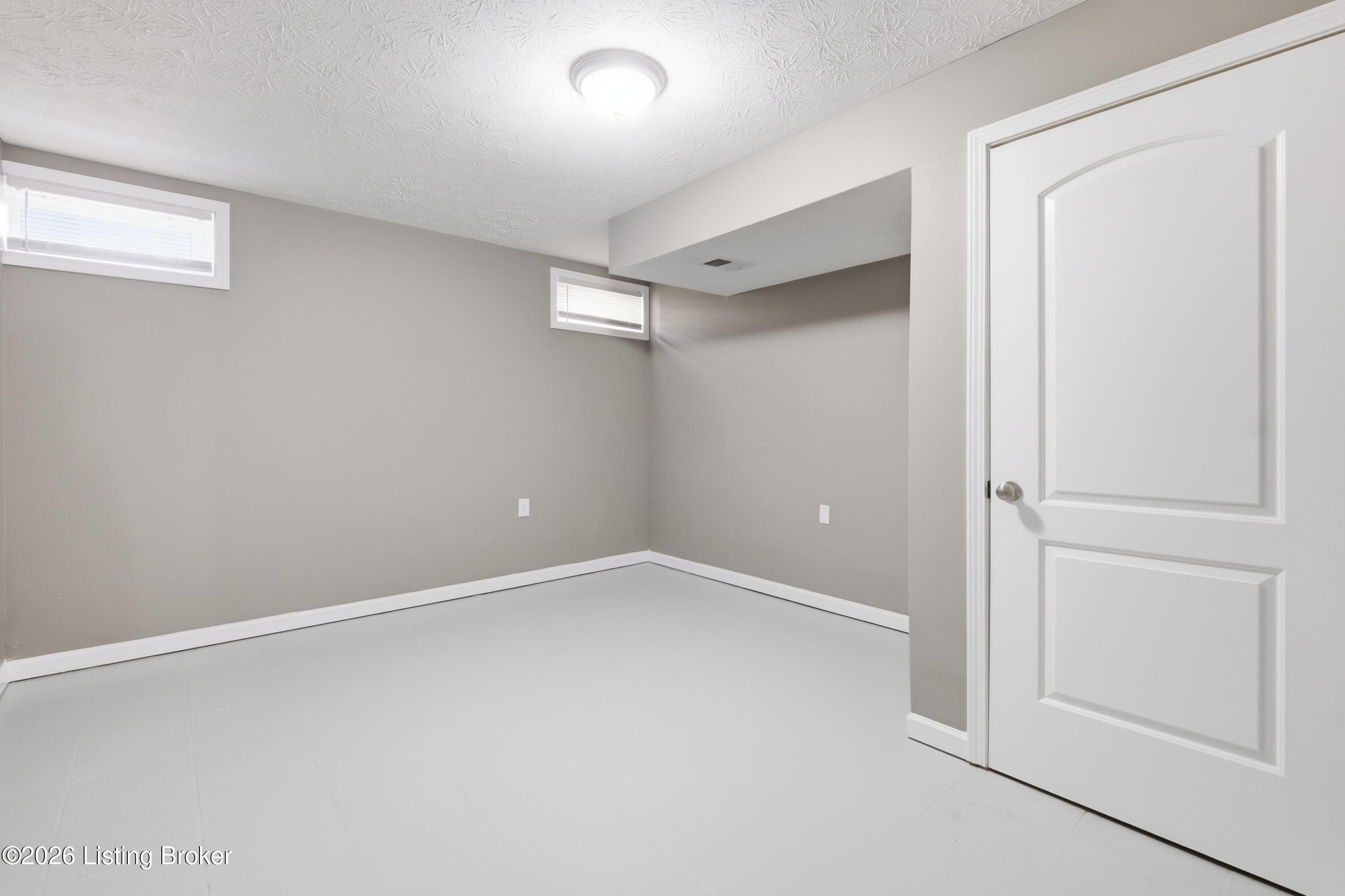 1112 Juniper Springs Dr Property Photo 23