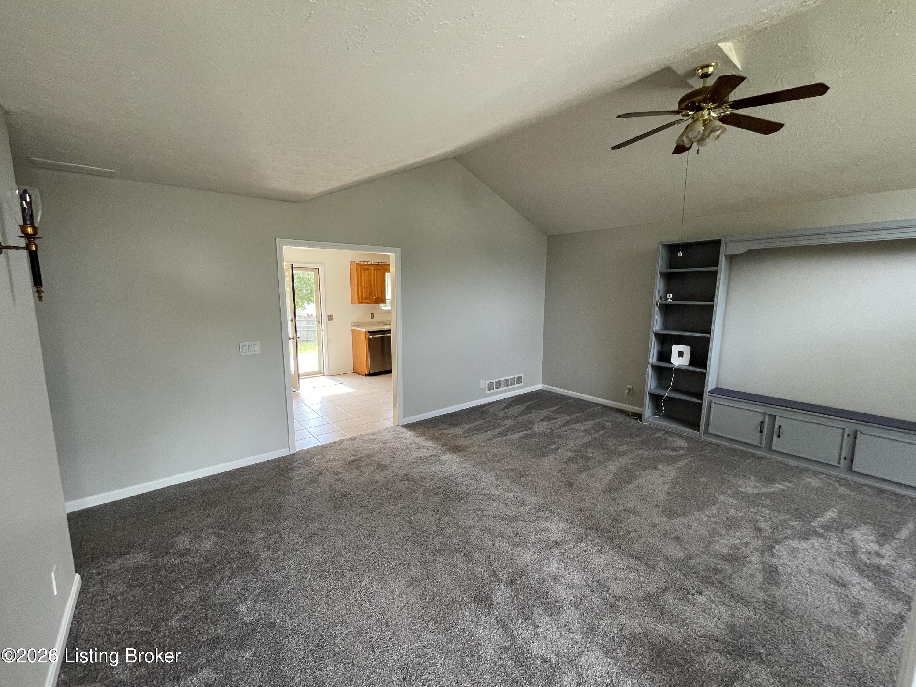1113 Tara Way Property Photo 5