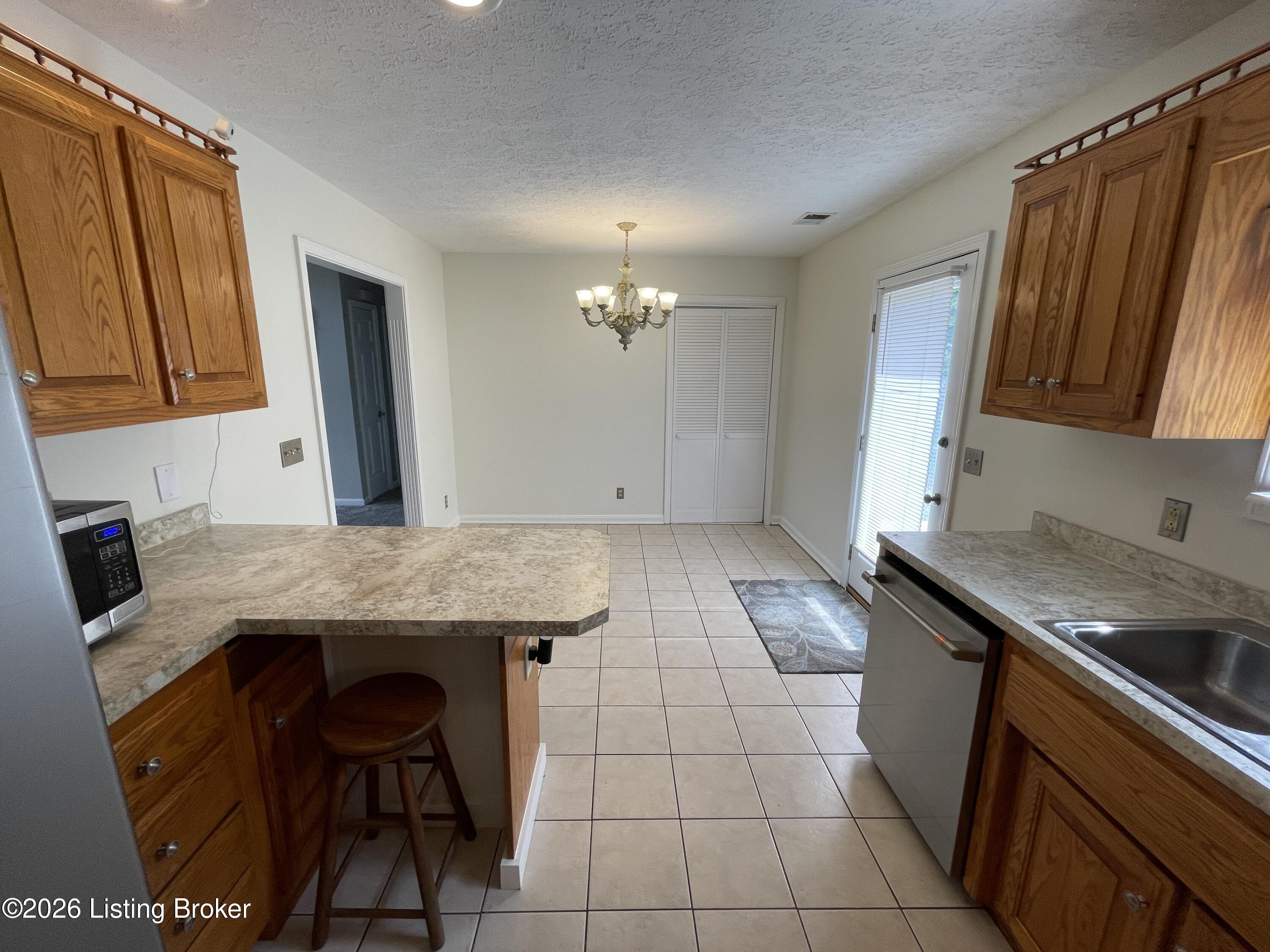 1113 Tara Way Property Photo 10