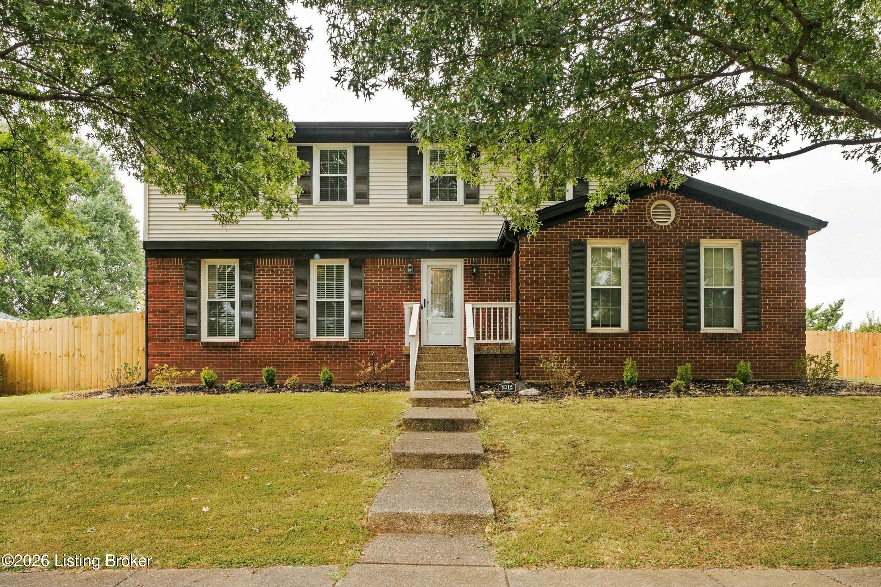 8215 Thornwood Rd Property Photo 1