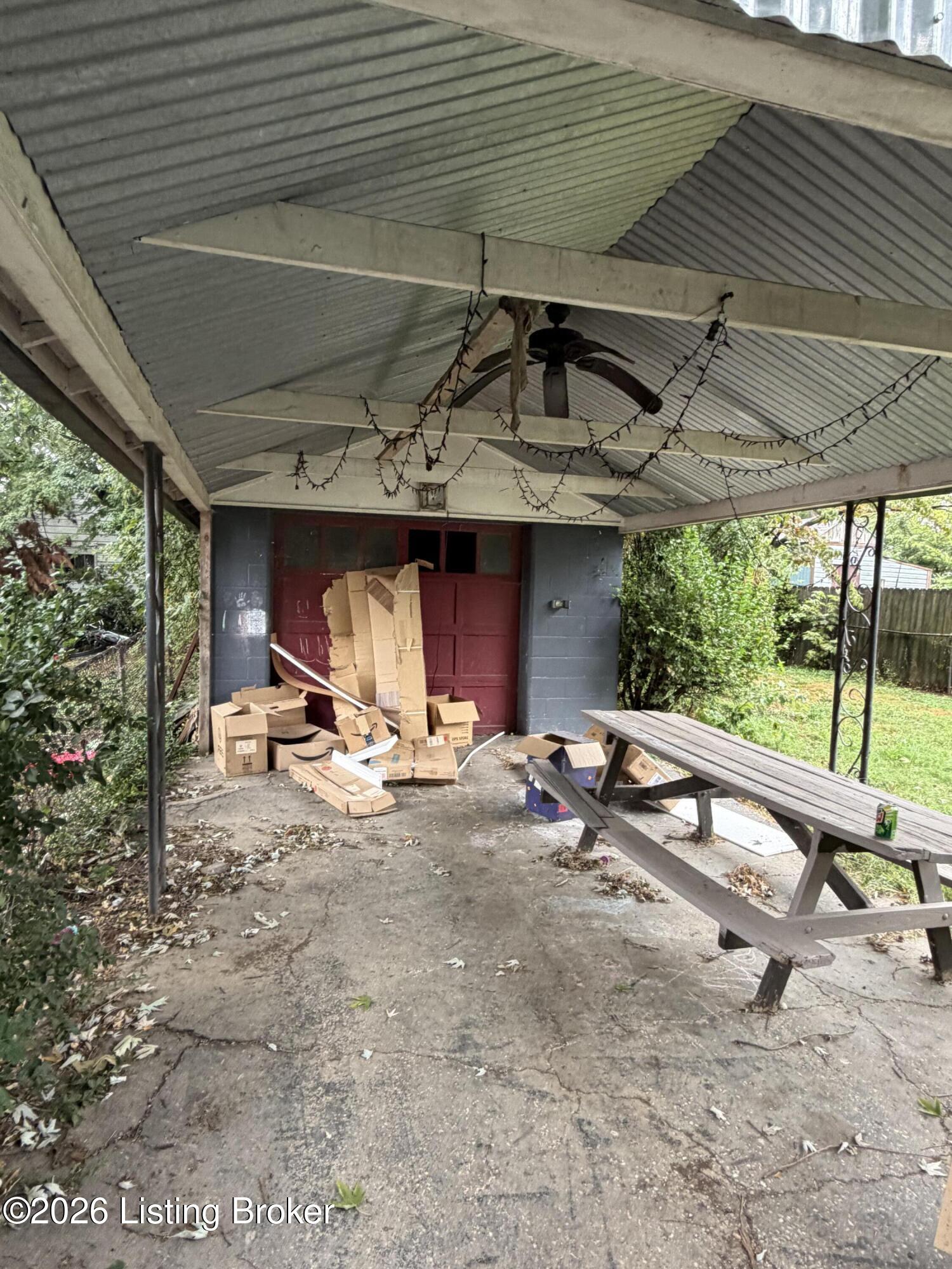 1421 Phyllis Ave Property Photo 3