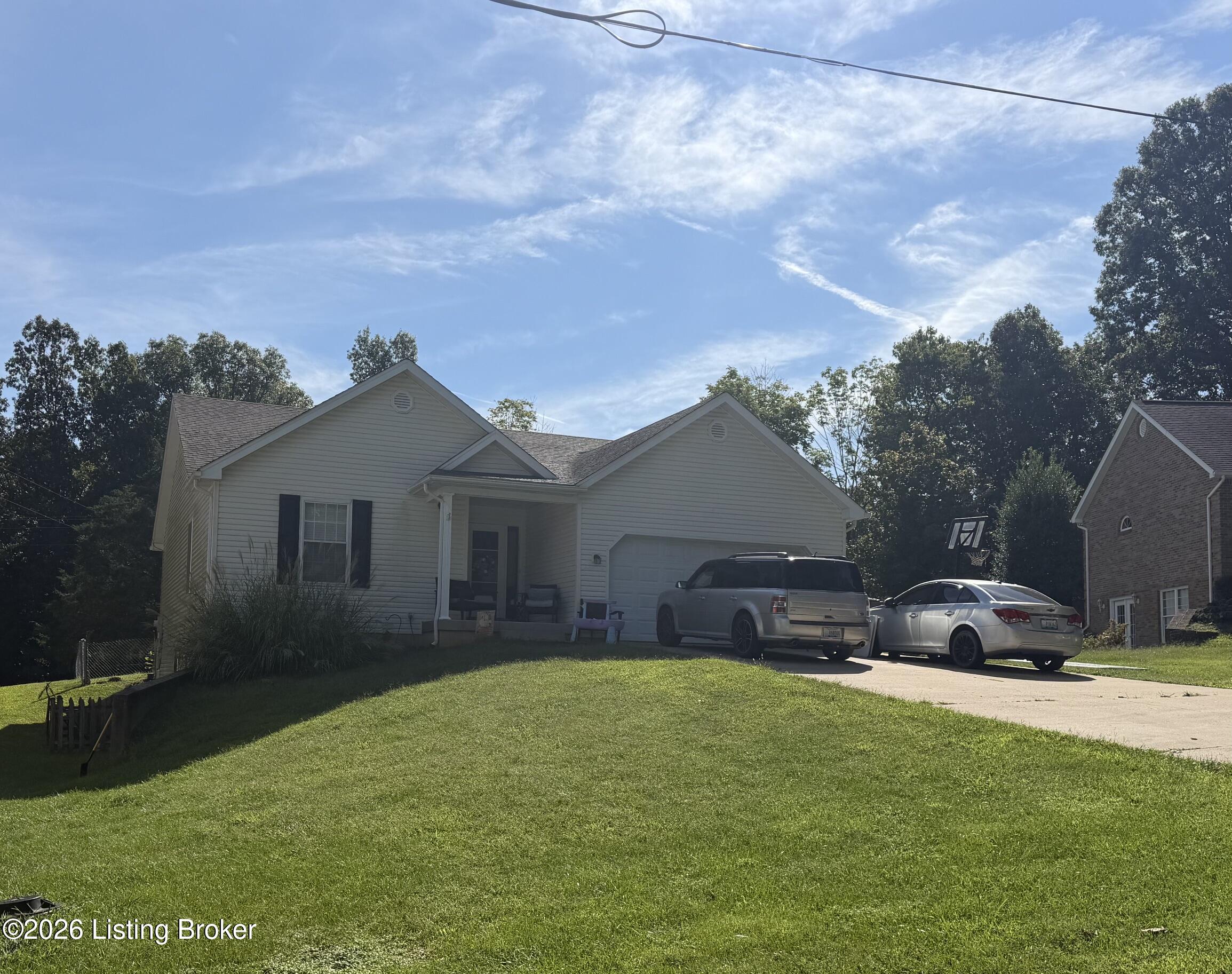 315 Catbird Rd Property Photo 2