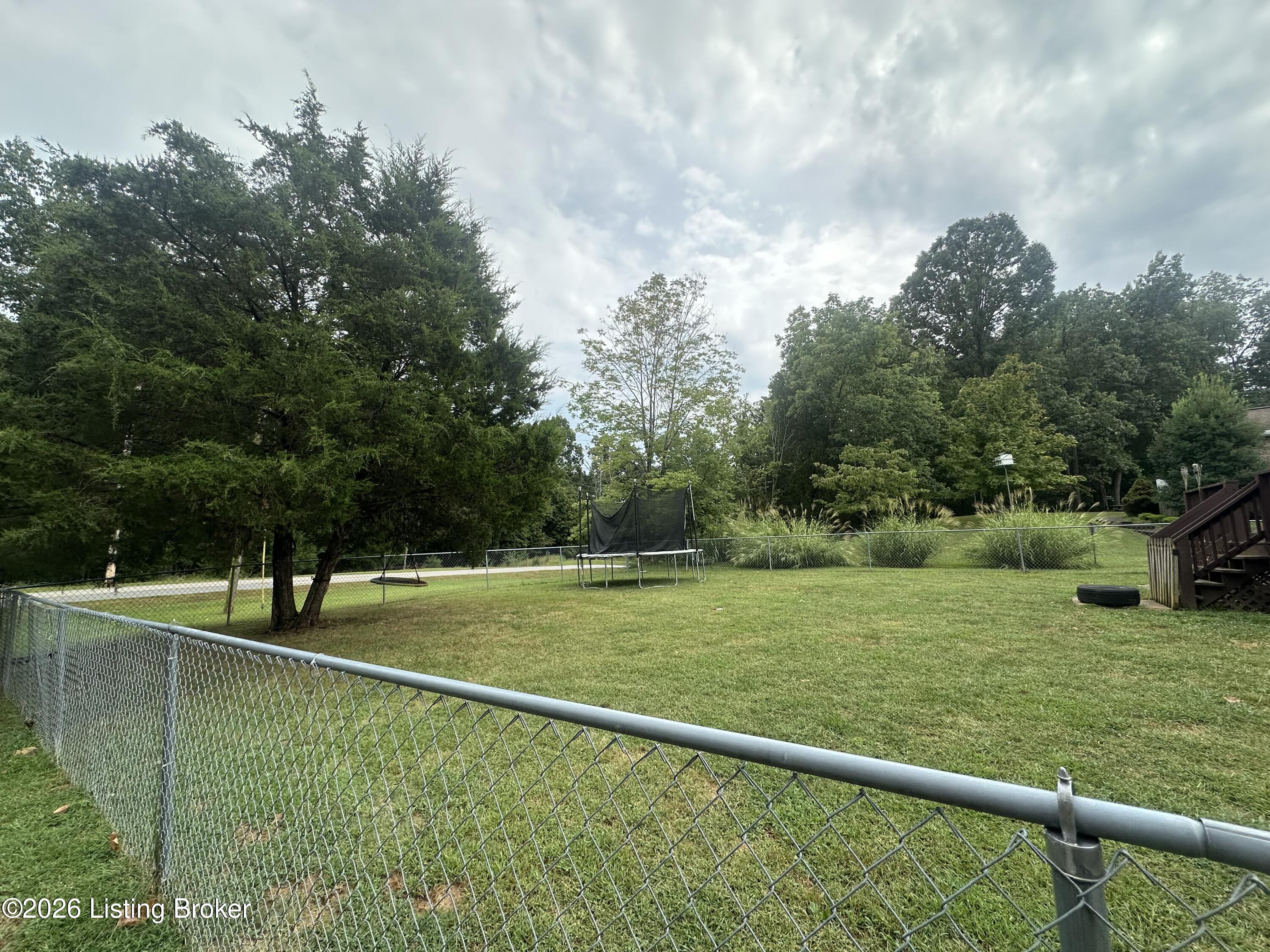 315 Catbird Rd Property Photo 3
