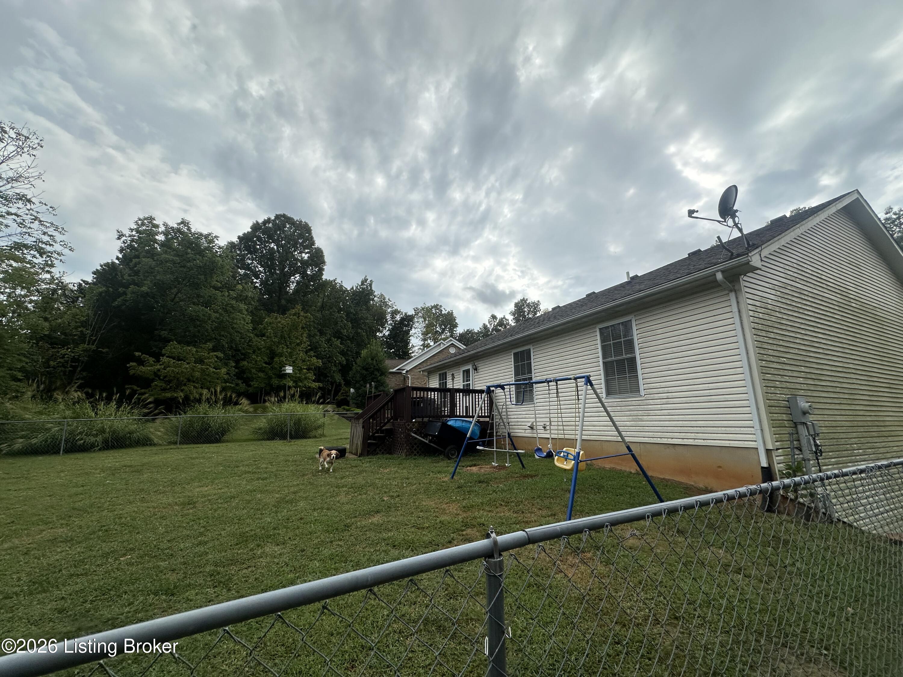 315 Catbird Rd Property Photo 4