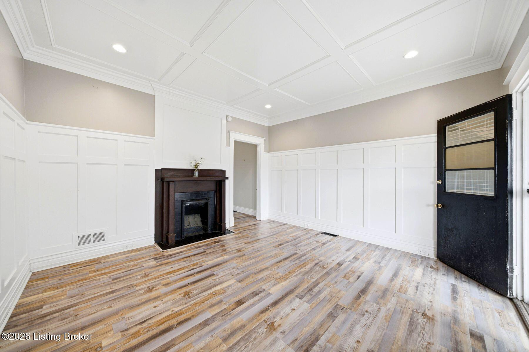 279 Thompson Ave Property Photo 12