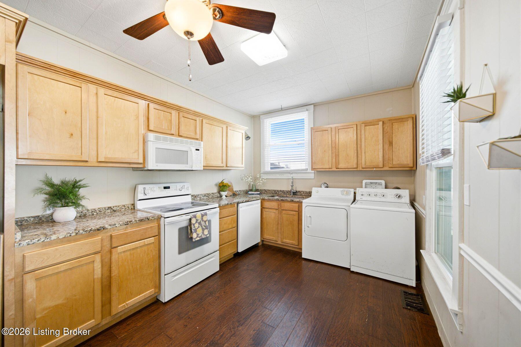 279 Thompson Ave Property Photo 17