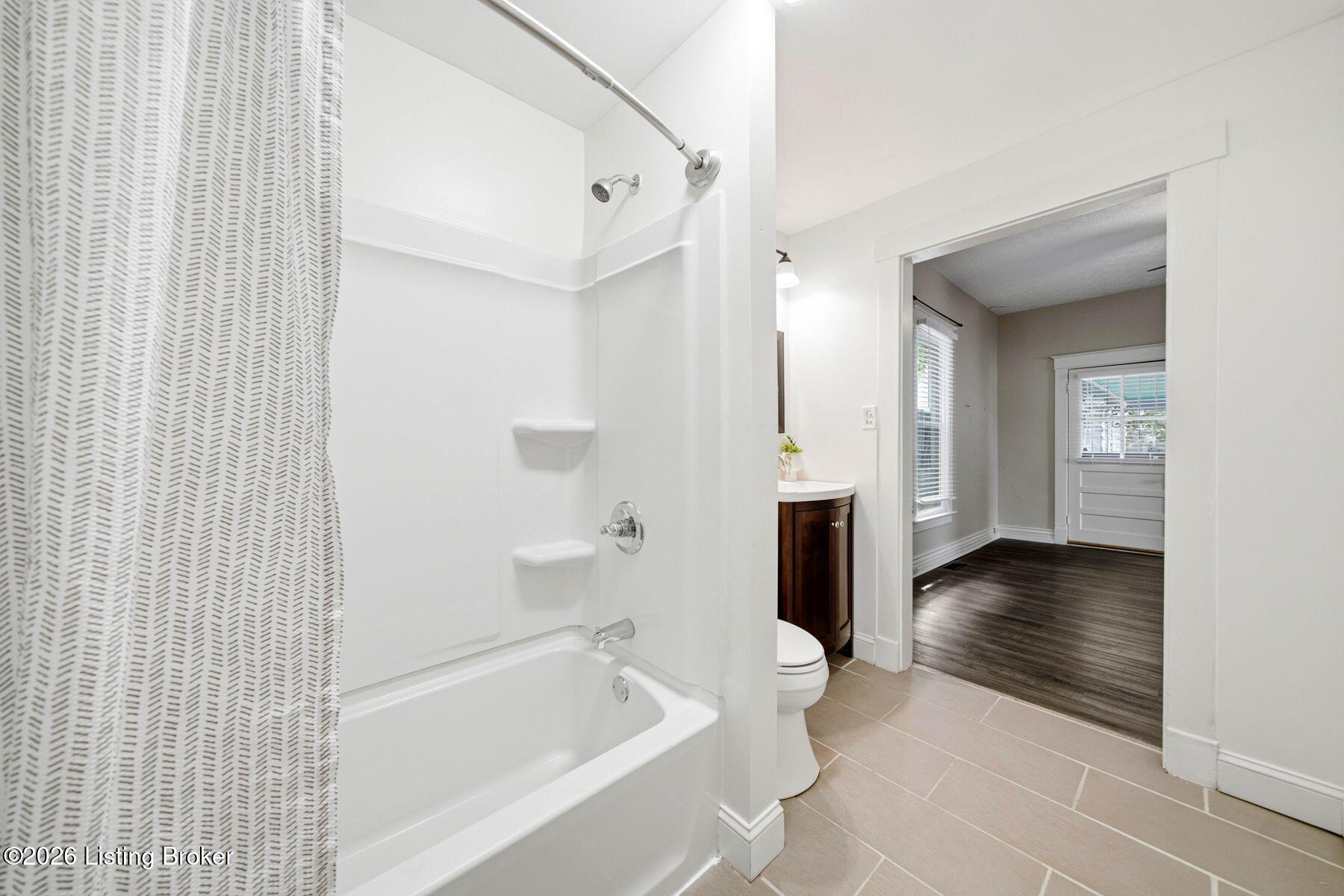 279 Thompson Ave Property Photo 29