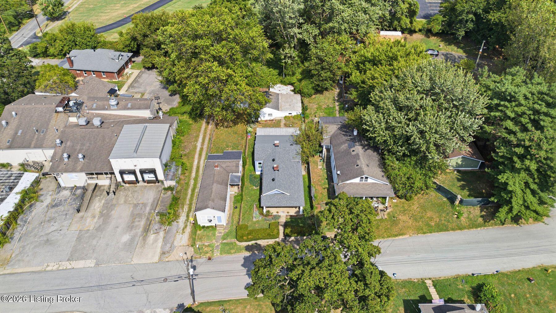 279 Thompson Ave Property Photo 43