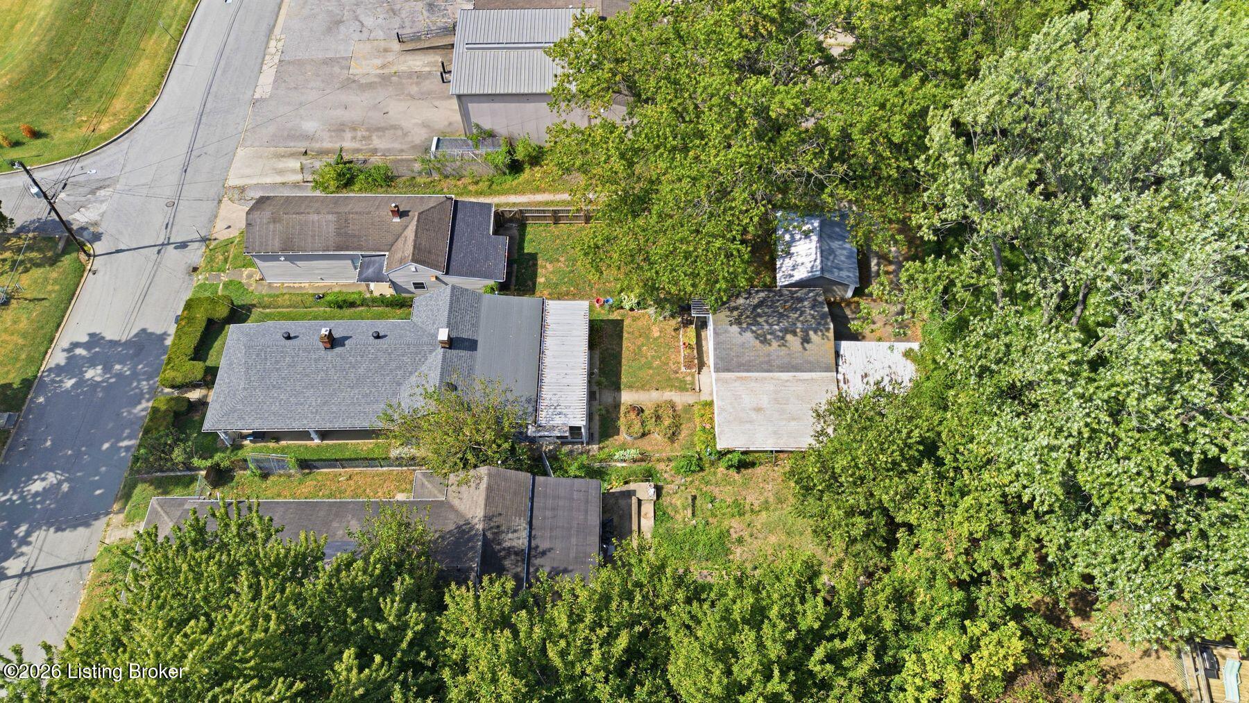 279 Thompson Ave Property Photo 46