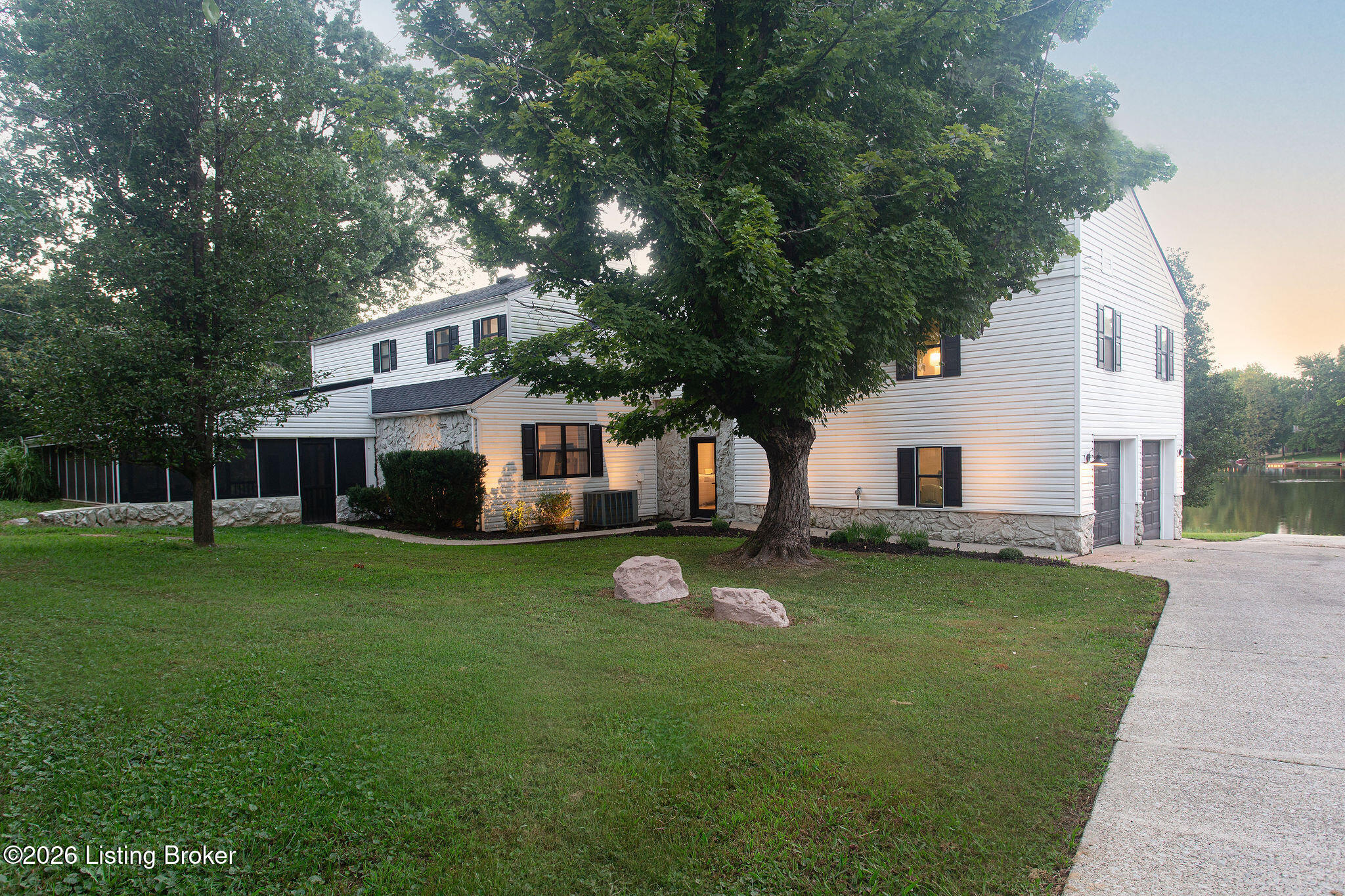 1909 Haven Ln Property Photo 1