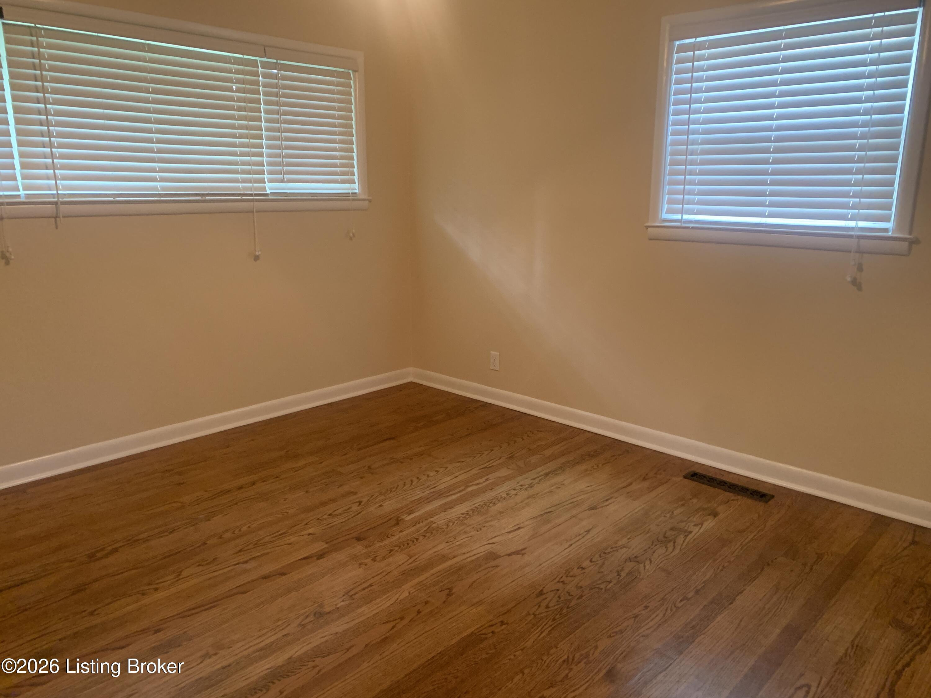 2611 Gardiner Ln Property Photo 8