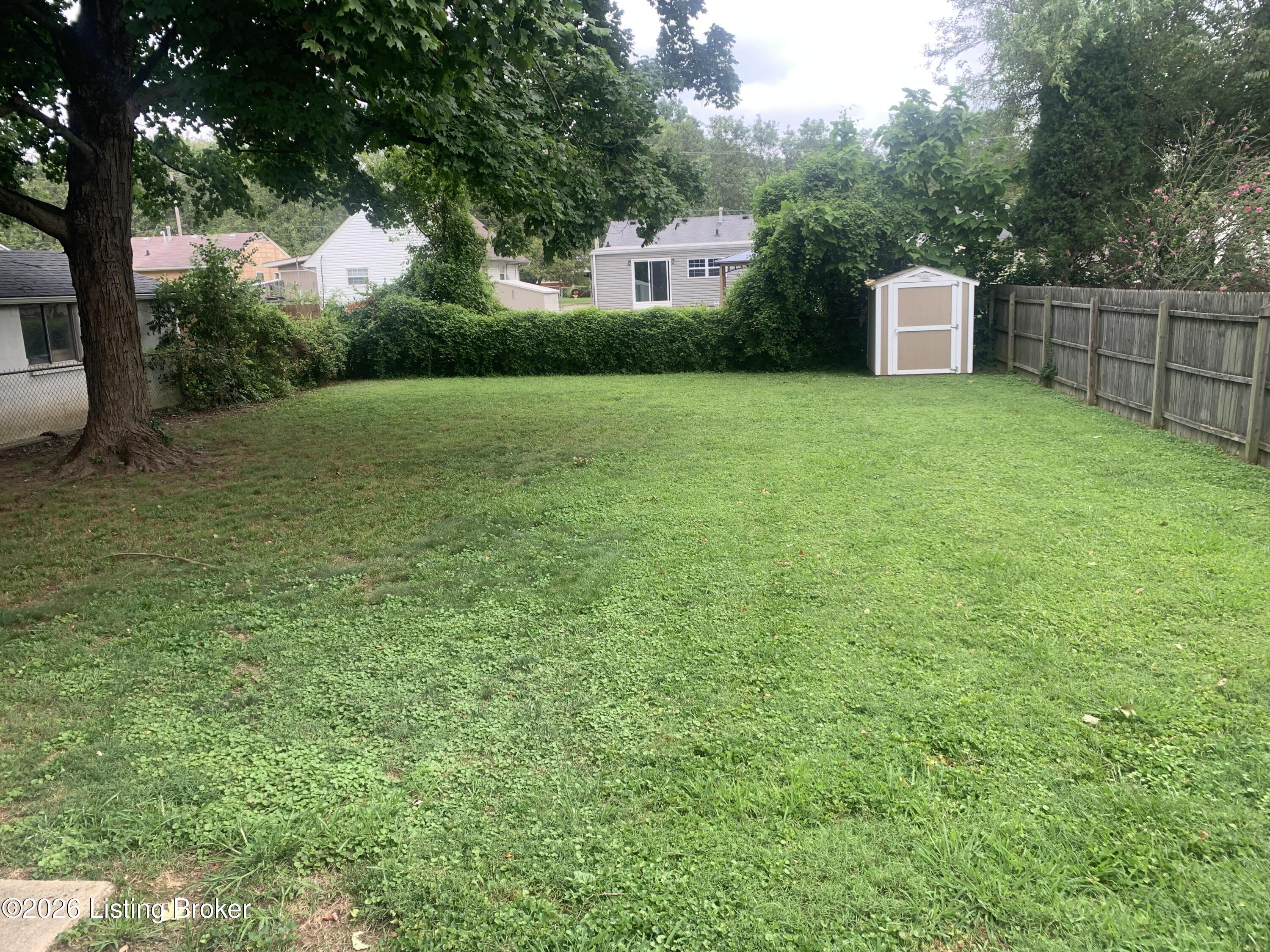 2611 Gardiner Ln Property Photo 12