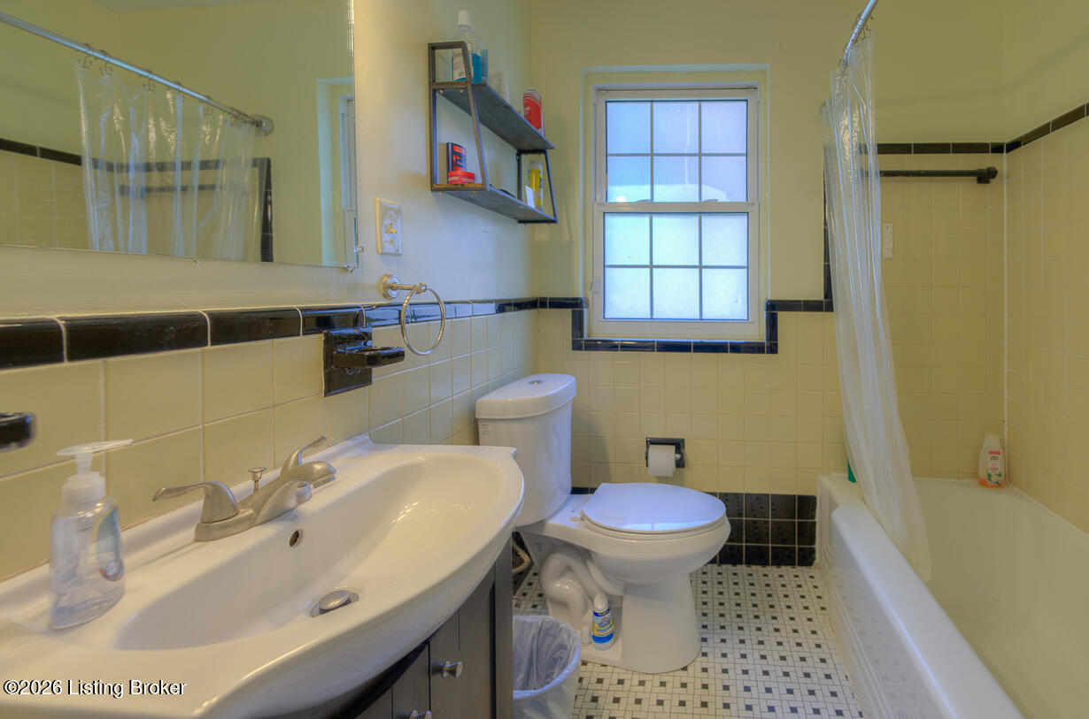2316 Grinstead Dr 4 Property Photo 10