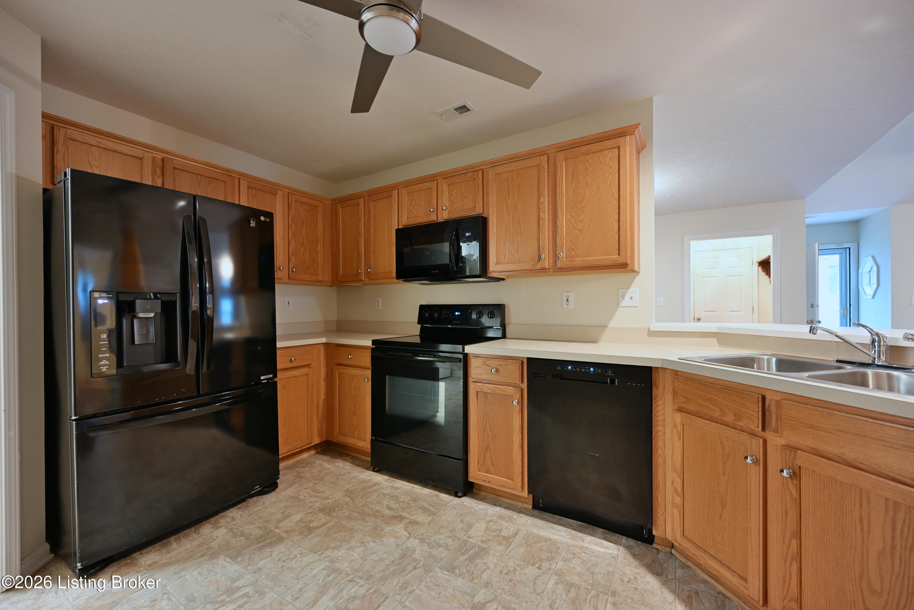 8406 Eagle Creek Dr Property Photo 14
