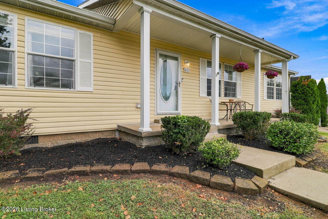 453 Erie Ct Property Photo 5