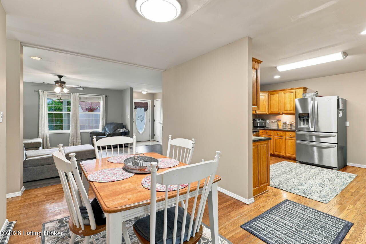 453 Erie Ct Property Photo 14